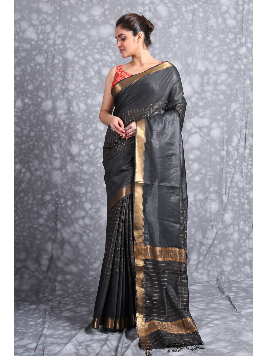 

Charukriti Black & Gold-Toned Checked Woven Design Pure Silk Saree