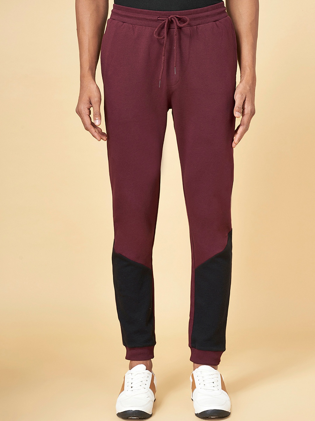 

Ajile by Pantaloons Men Burgundy Solid Joggers