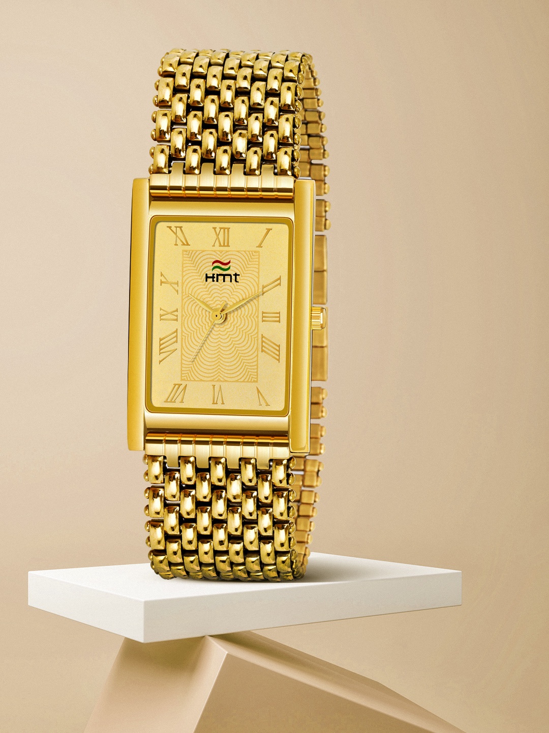 

HAMT Men Gold-Toned Brass Dial & Gold Toned Bracelet Style Straps Analogue Watch HT-GSQ214-GLD-GLD