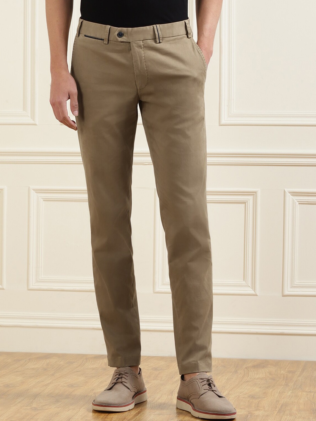 

Hiltl Men Brown Pure Cotton Regular Fit Trousers