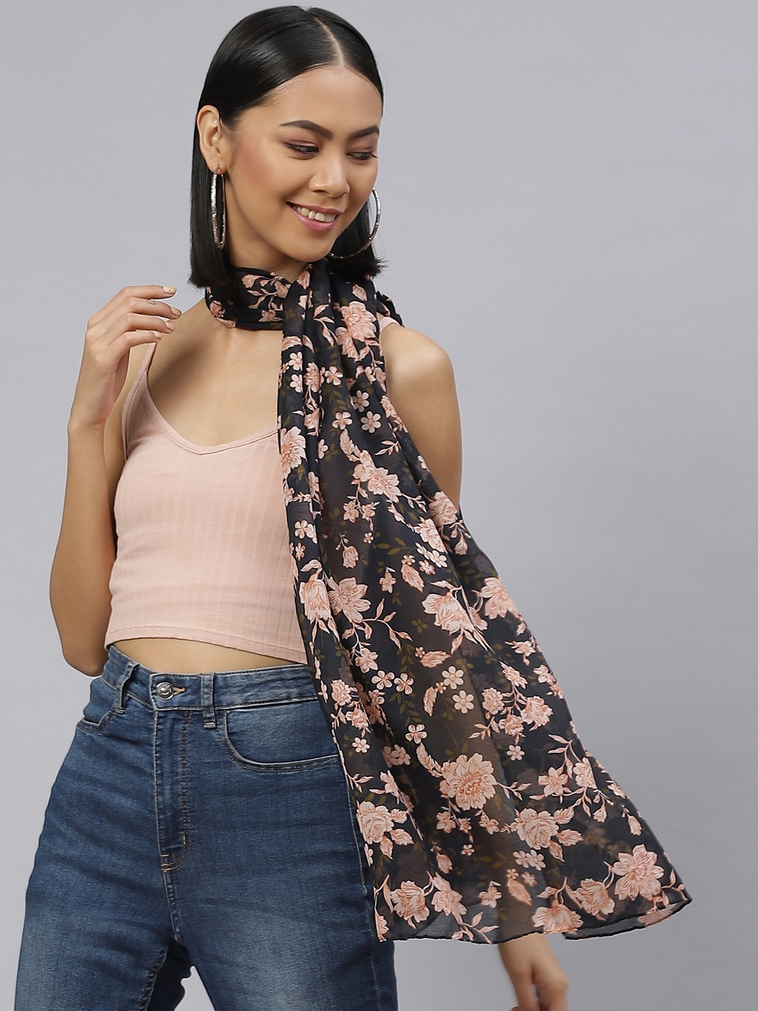 

WEAVERS VILLA Women Black & Peach-Coloured Printed Stole