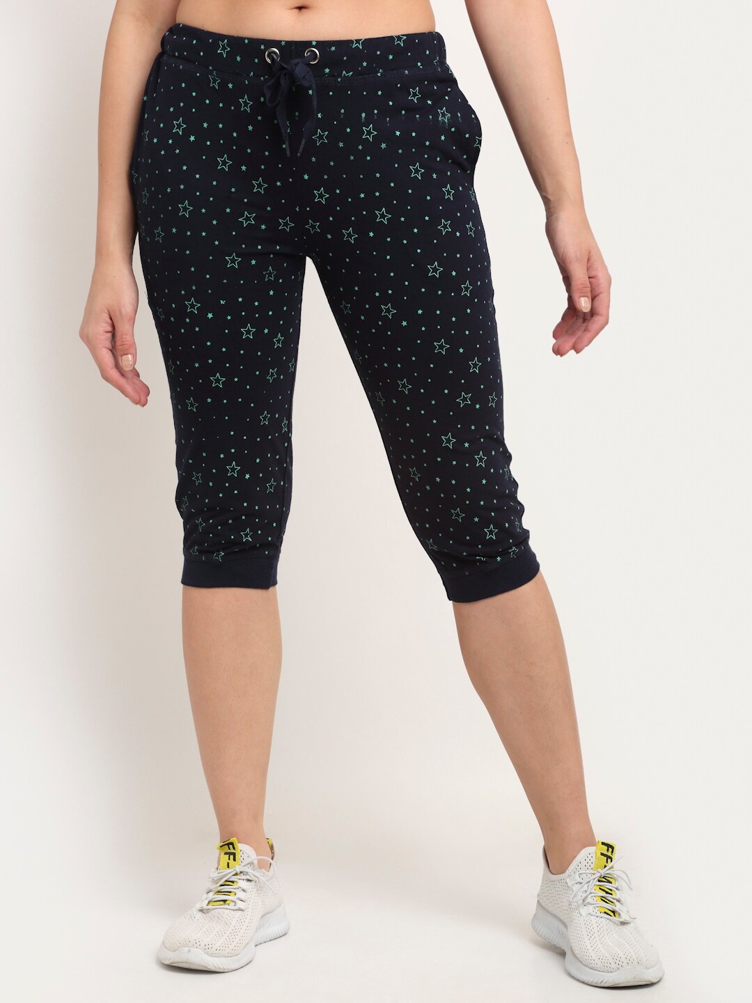 

VIMAL JONNEY Women Navy Blue & Green Printed Capris