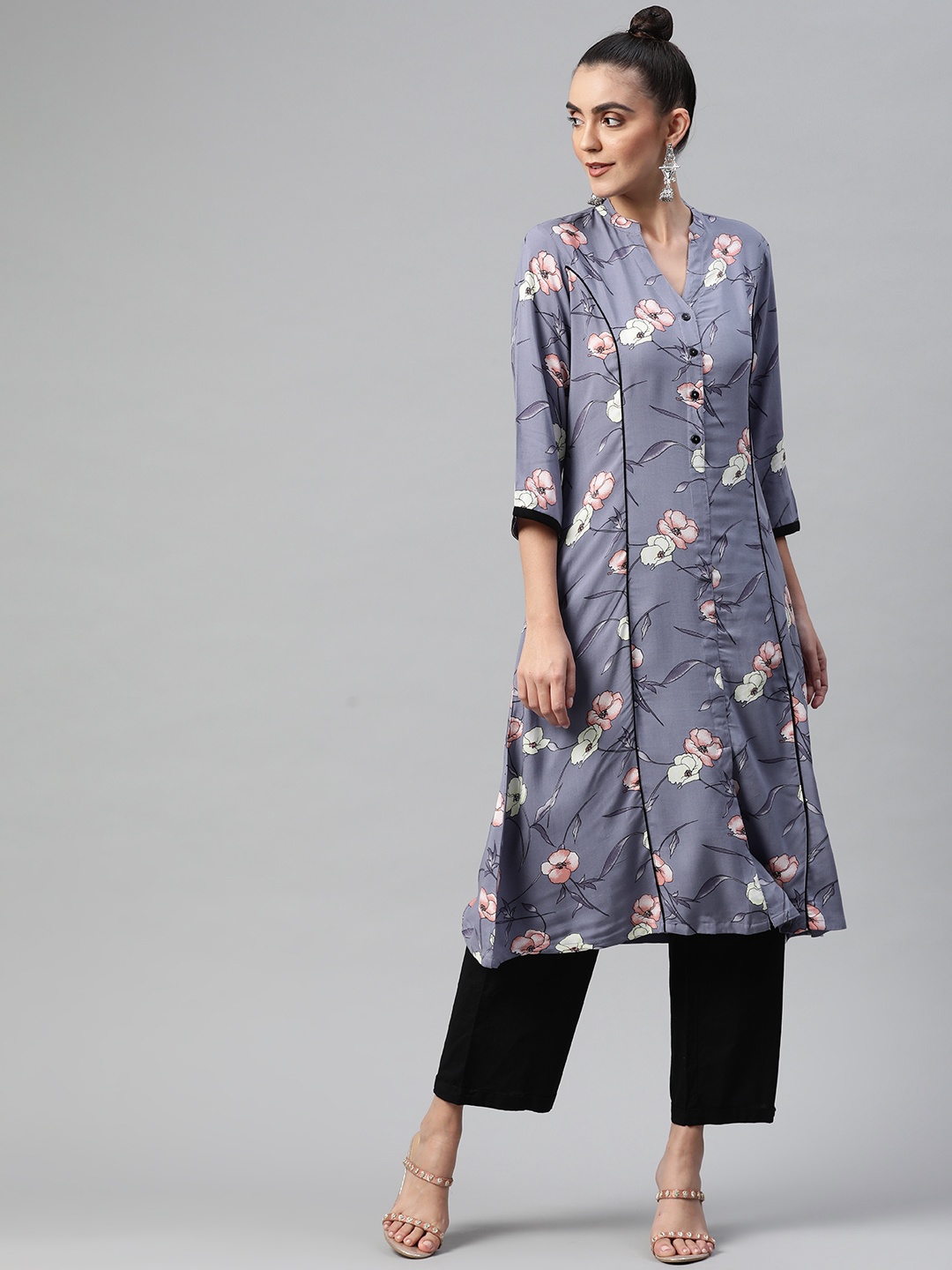 

Ayaany Women Blue & Pink Floral Printed Kurta