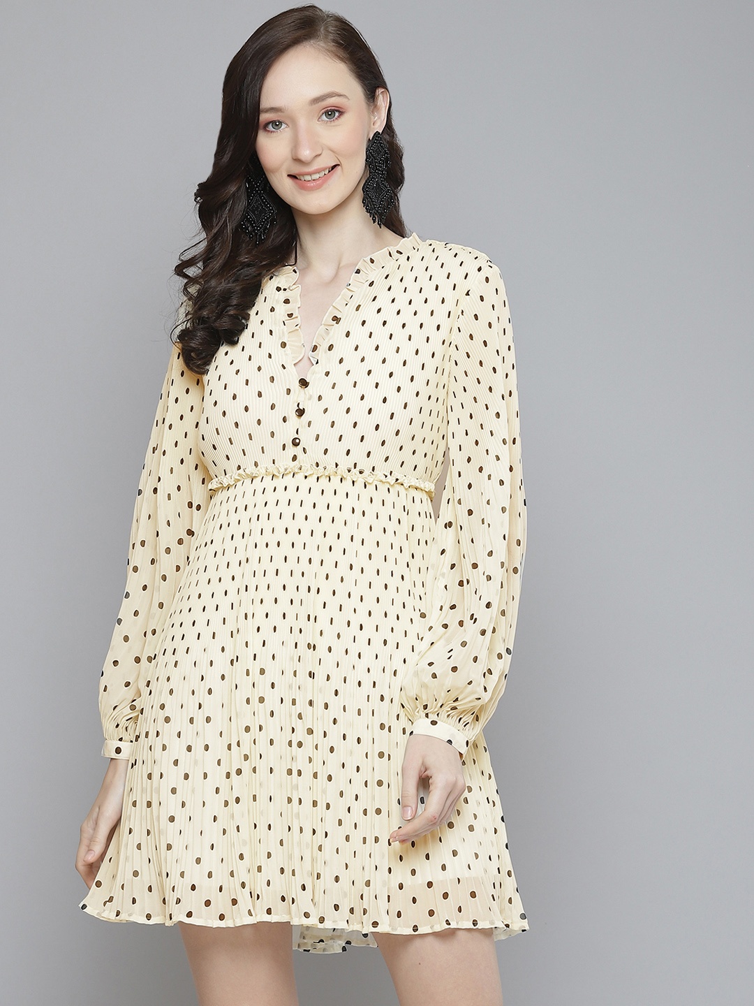 

SASSAFRAS White & Black Georgette Dress
