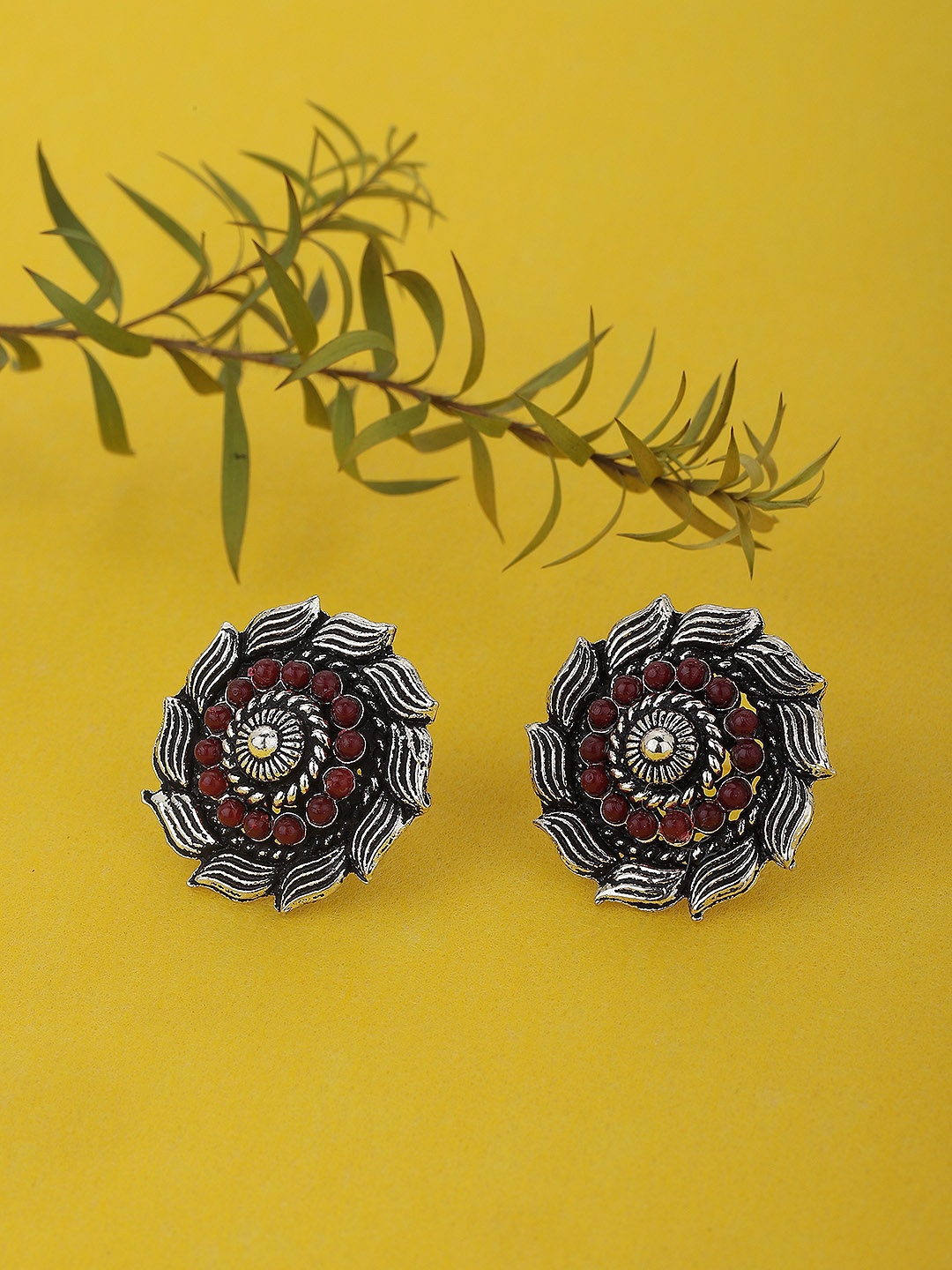 

KOLHA-BY CARLTON Oxidised Silver-Toned & Maroon Beaded Floral Studs Earrings