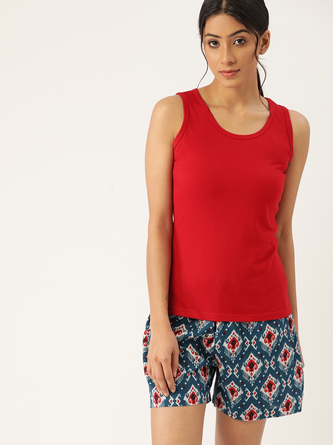 

ETC Women Red & Teal Blue Solid Pure Cotton Shorts Set