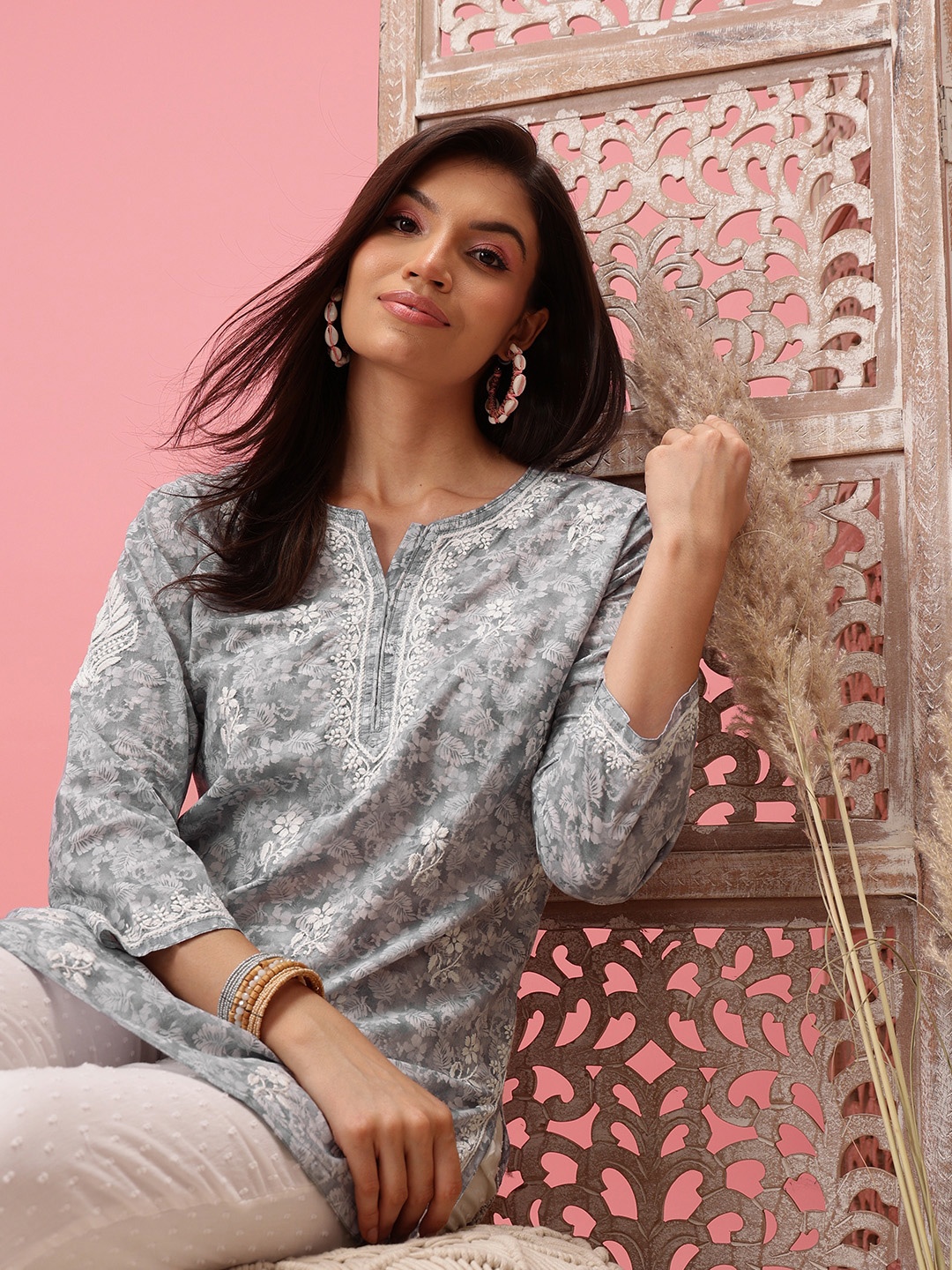 

ADA Grey & White Ethnic Motifs Embroidered Chikankari Handloom Kurti