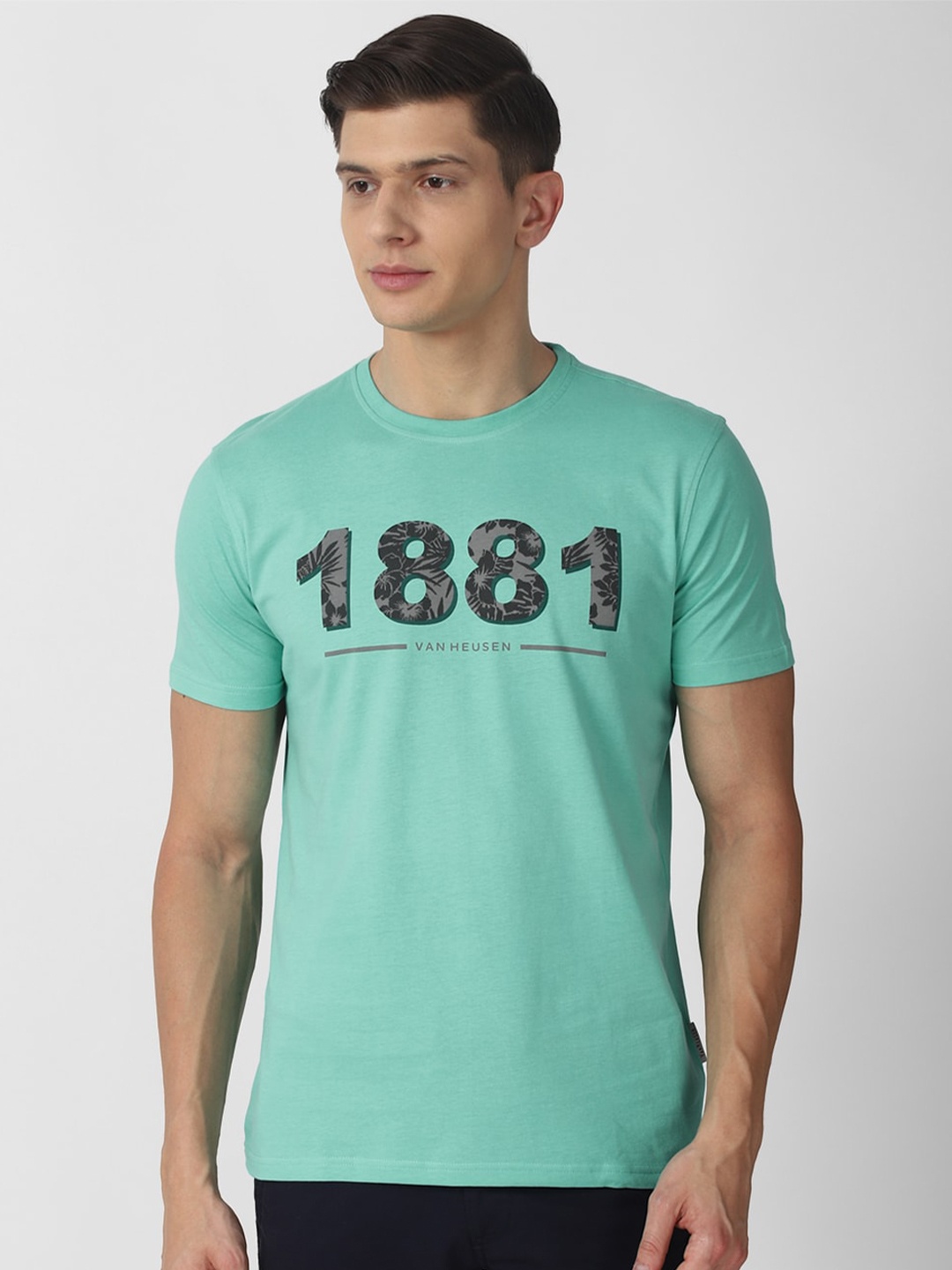 

Van Heusen Sport Men Sea Green & Black Typography Printed Pure Cotton T-shirt