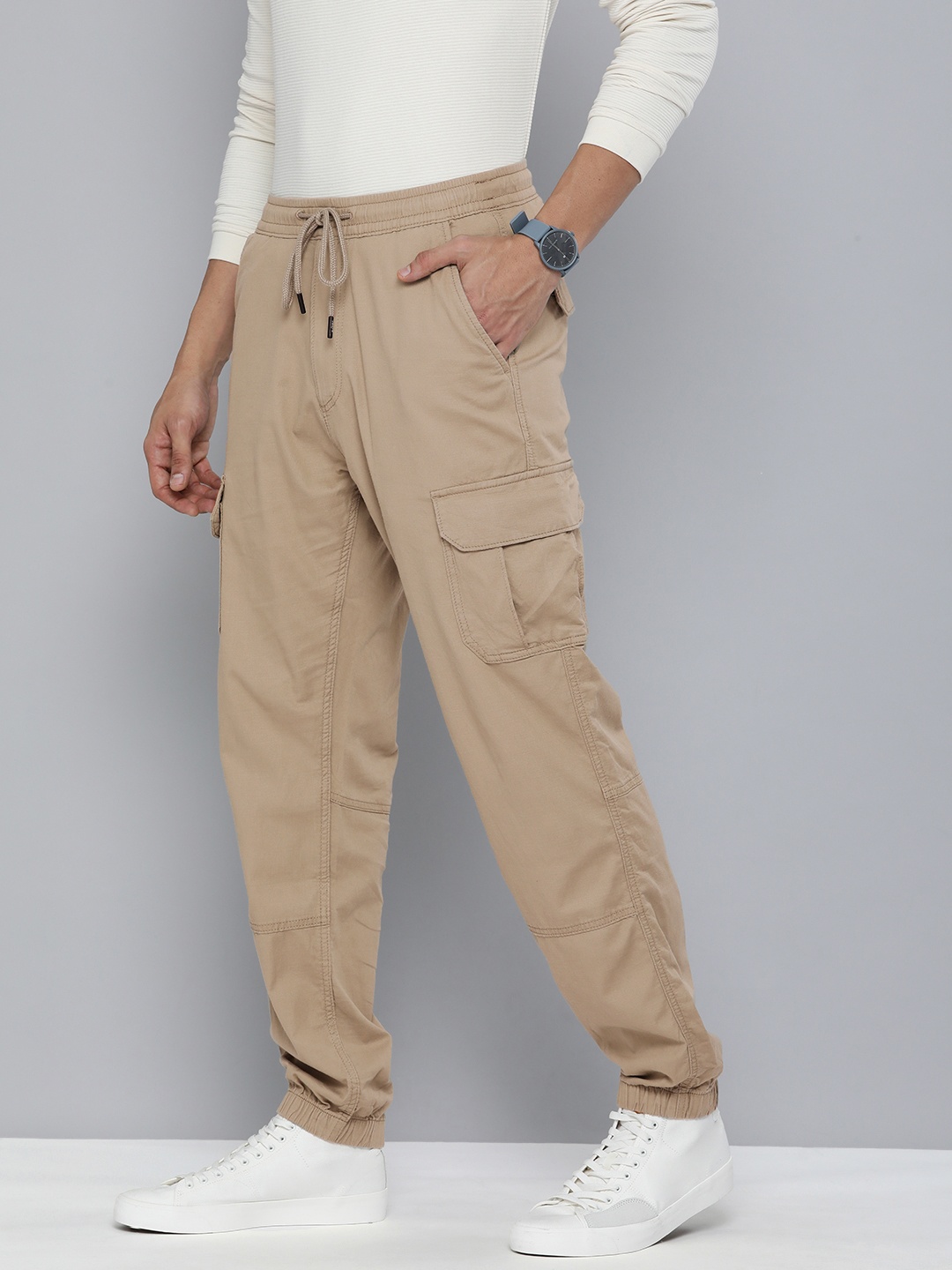 

Levis Men Beige Solid Cargos