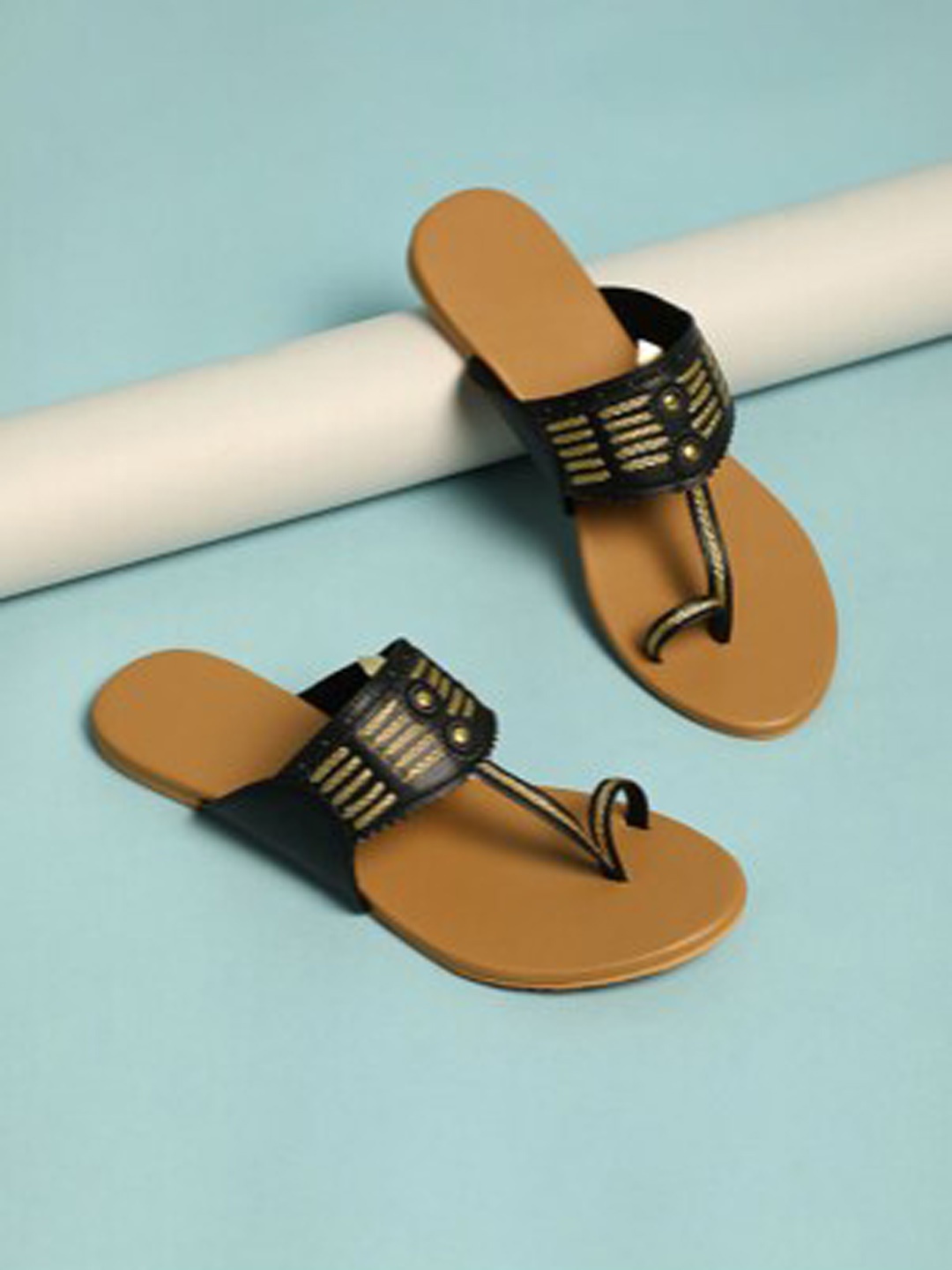 

Sole House Women Beige Woven Design One Toe Flats