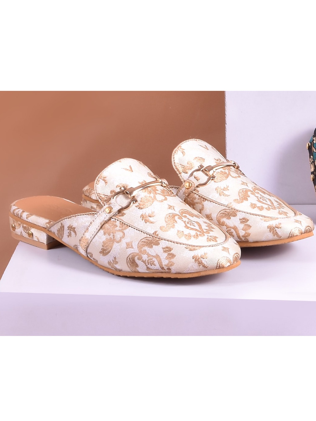 

Sole House Women Cream-Coloured & Beige Woven Design Horsebit Mules