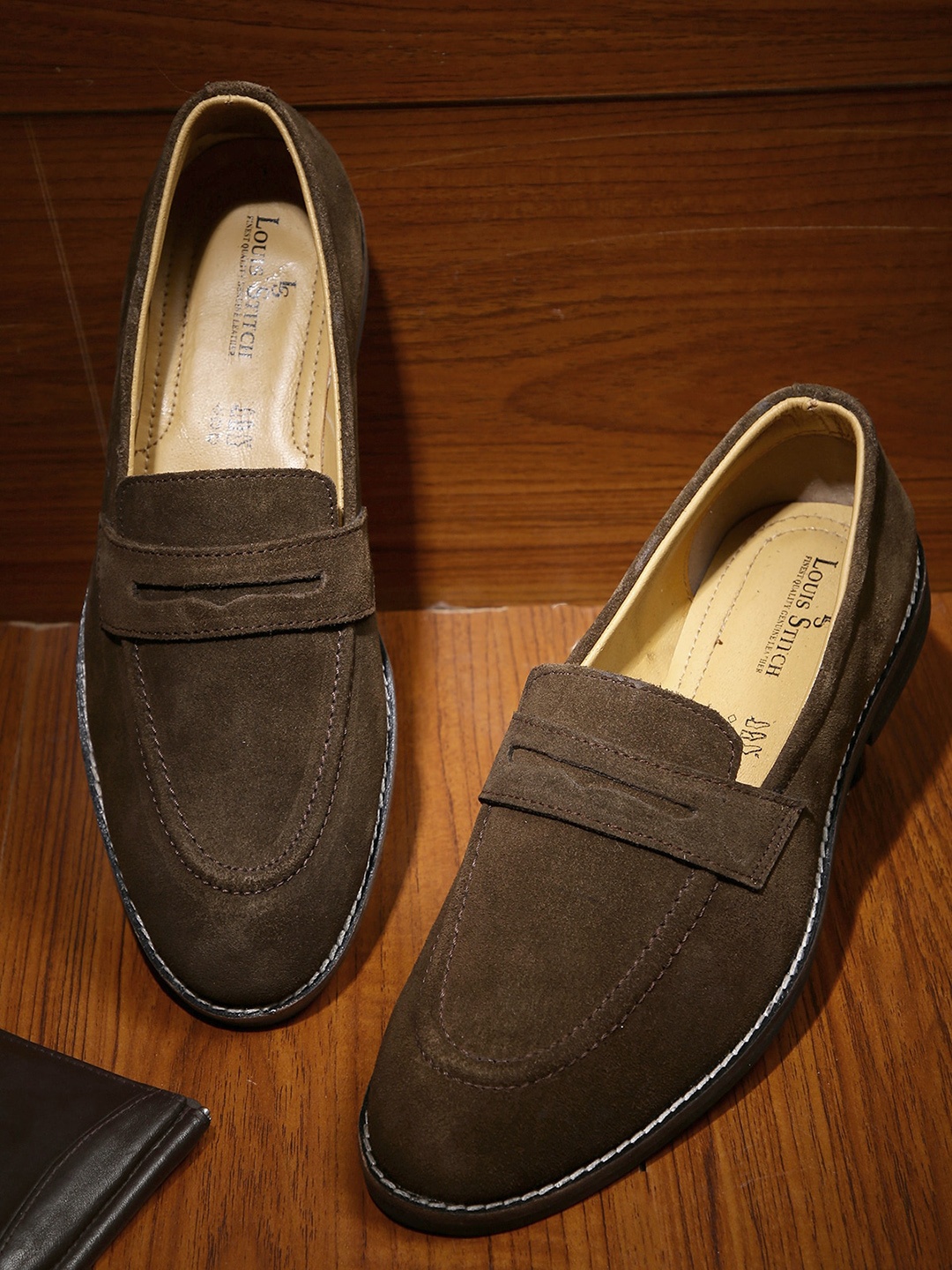 

LOUIS STITCH Men Olive Green Suede Loafers