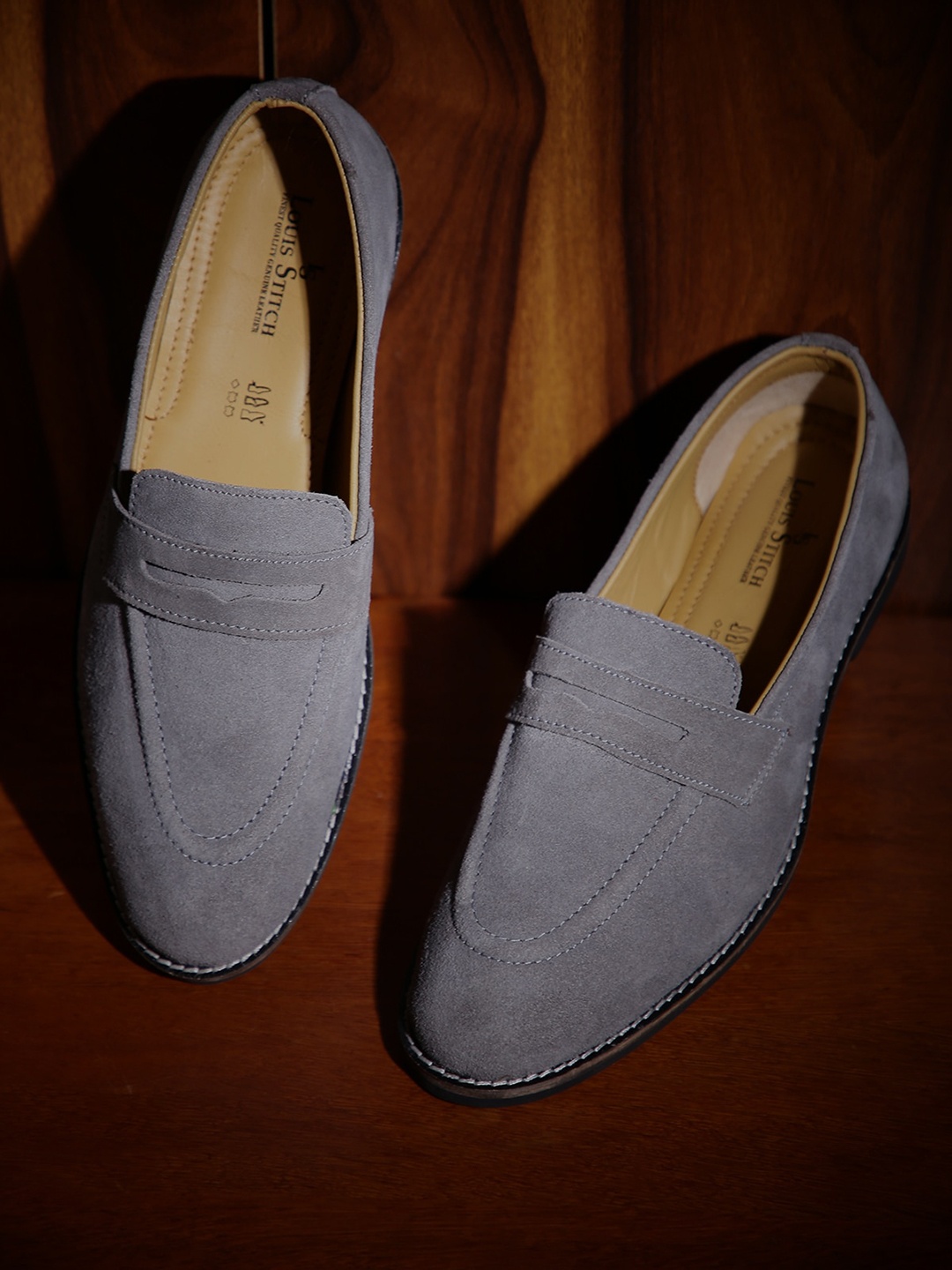 

LOUIS STITCH Men Grey Suede Loafers