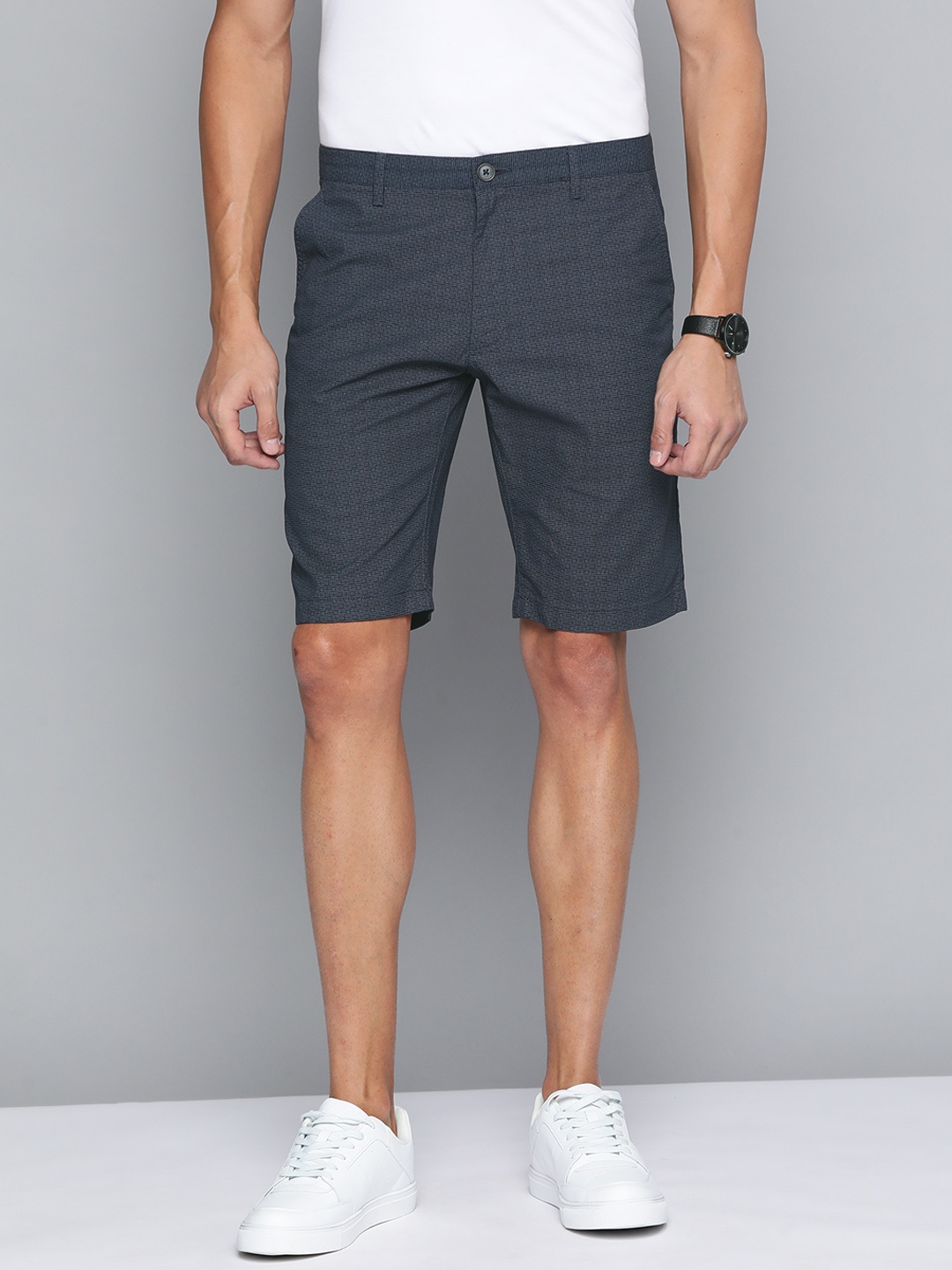 

Indian Terrain Men Navy Blue Self Design Pure Cotton Shorts