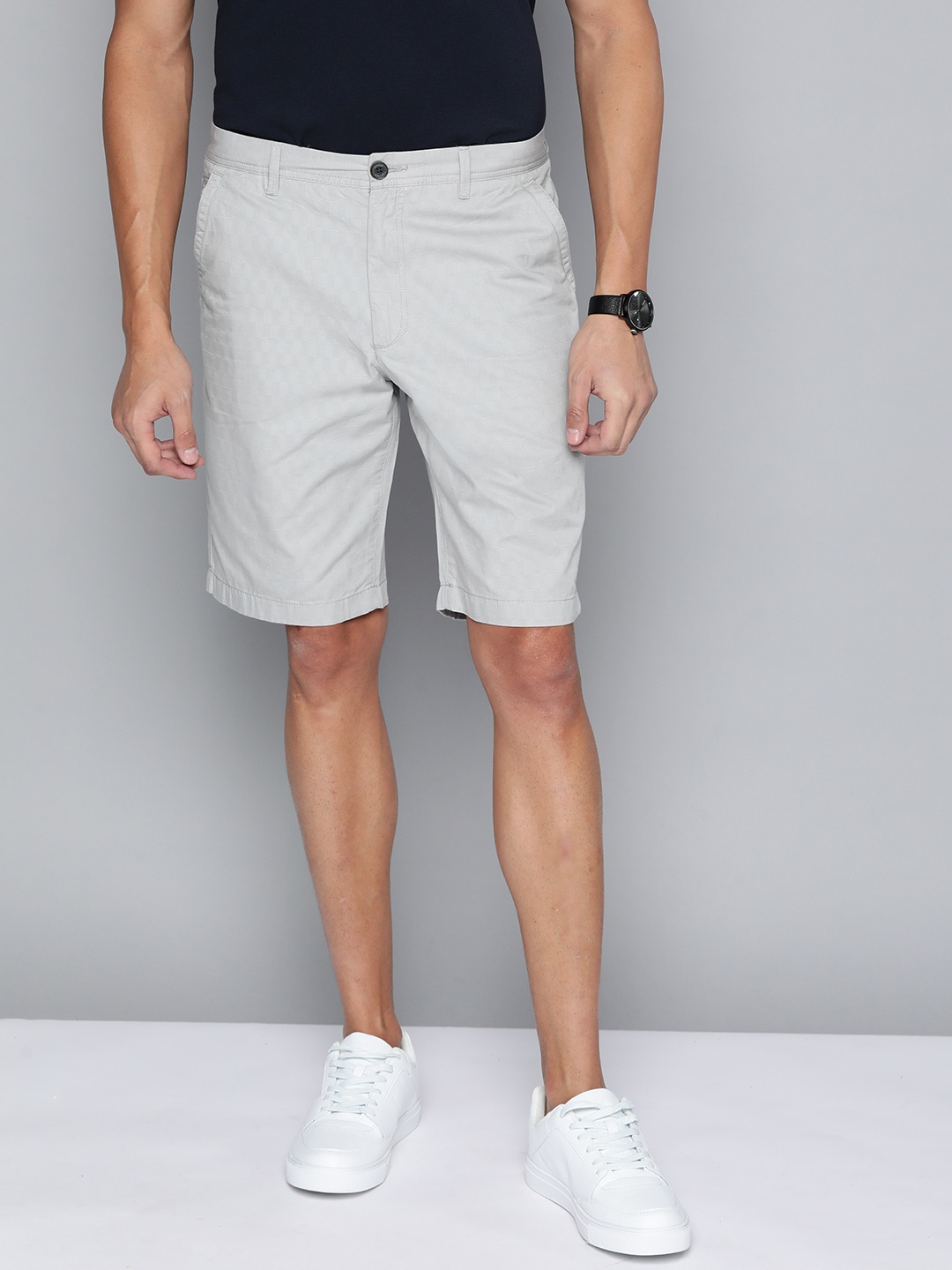 

Indian Terrain Men Grey Slim Fit Woven Design Pure Cotton Shorts