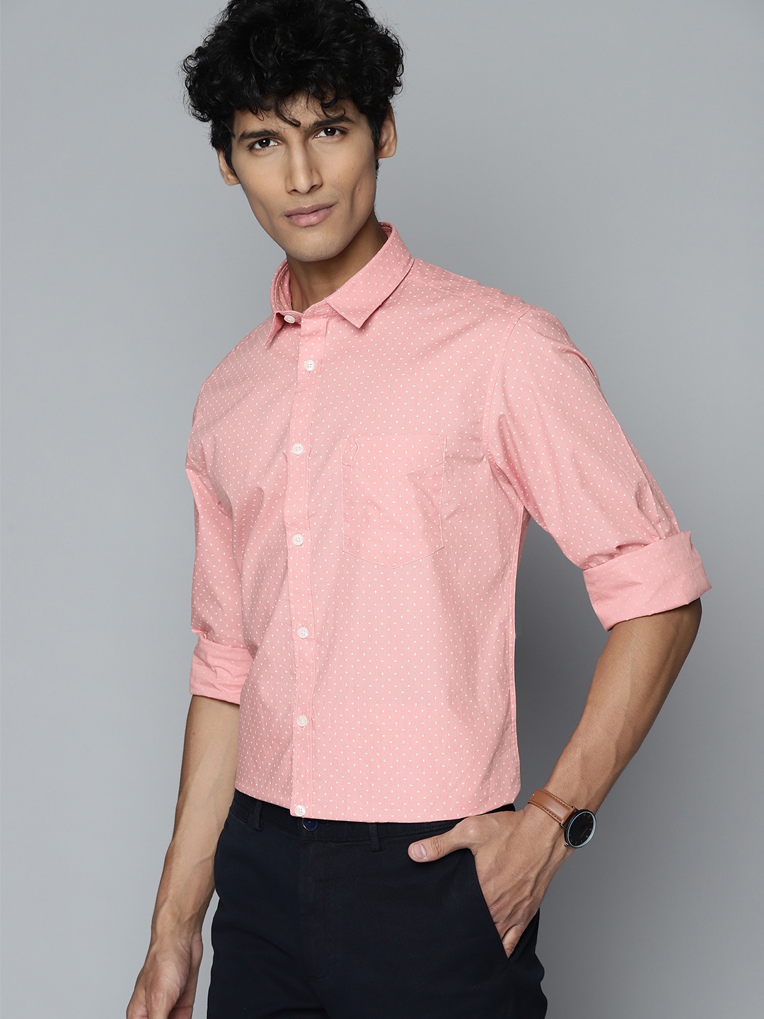 

Indian Terrain Men Pink & White Geometric Printed Slim Fit Pure Cotton Shirt