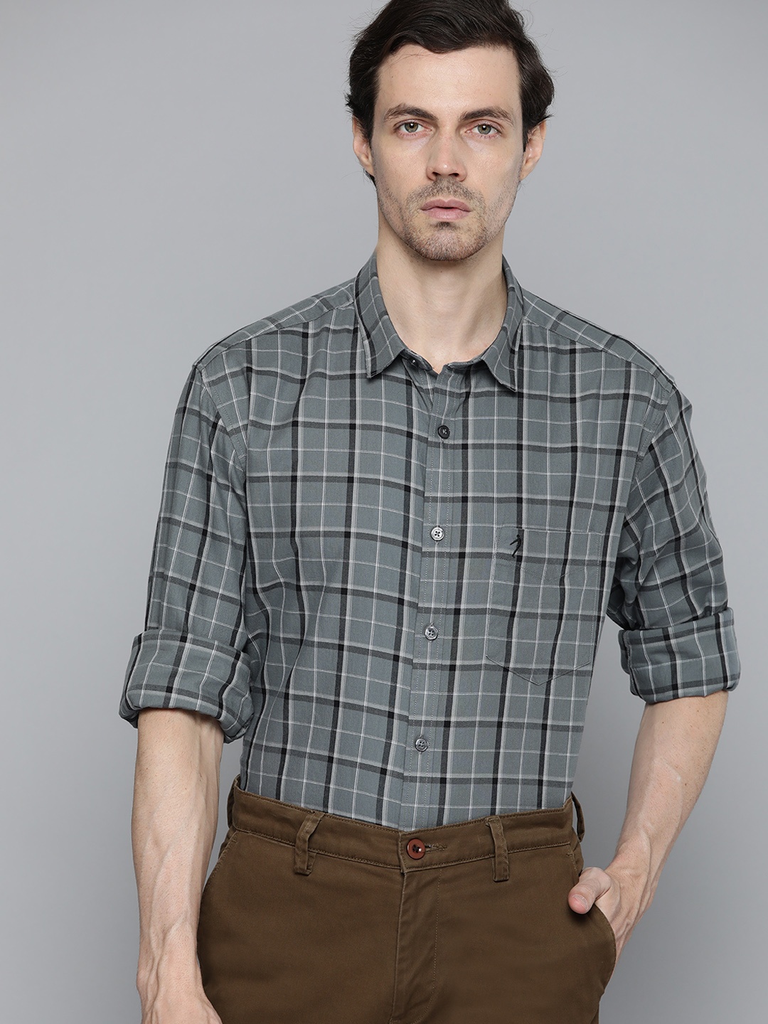 

Indian Terrain Men Grey & Black Chiseled Slim Fit Tartan Checked Casual Shirt