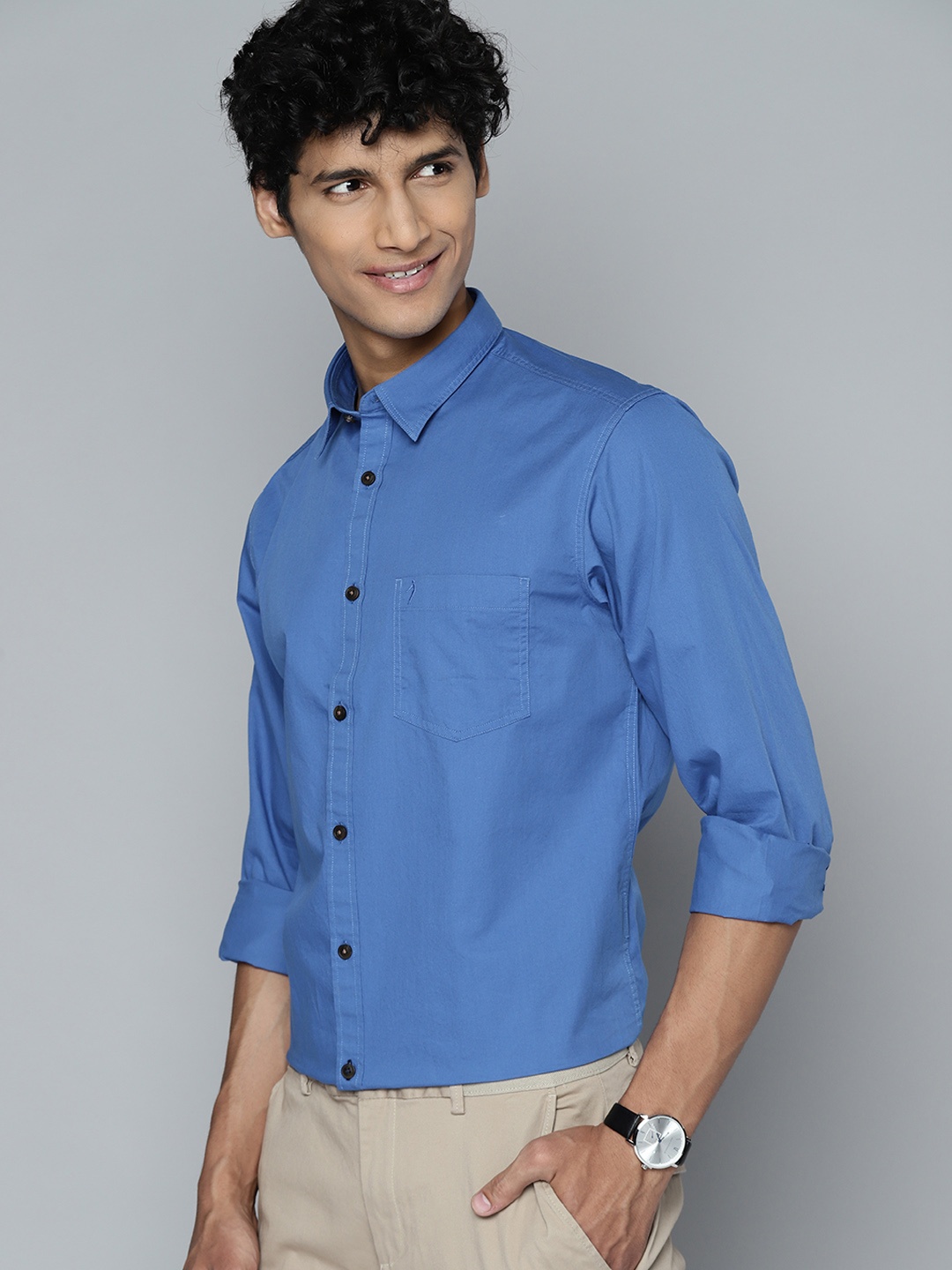 

Indian Terrain Men Blue Solid Slim Fit Pure Cotton Shirt