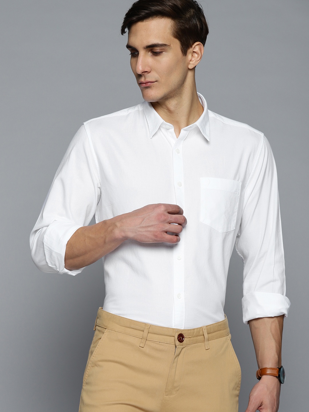 

Indian Terrain Men White Solid Pure Cotton Slim Fit Casual Shirt