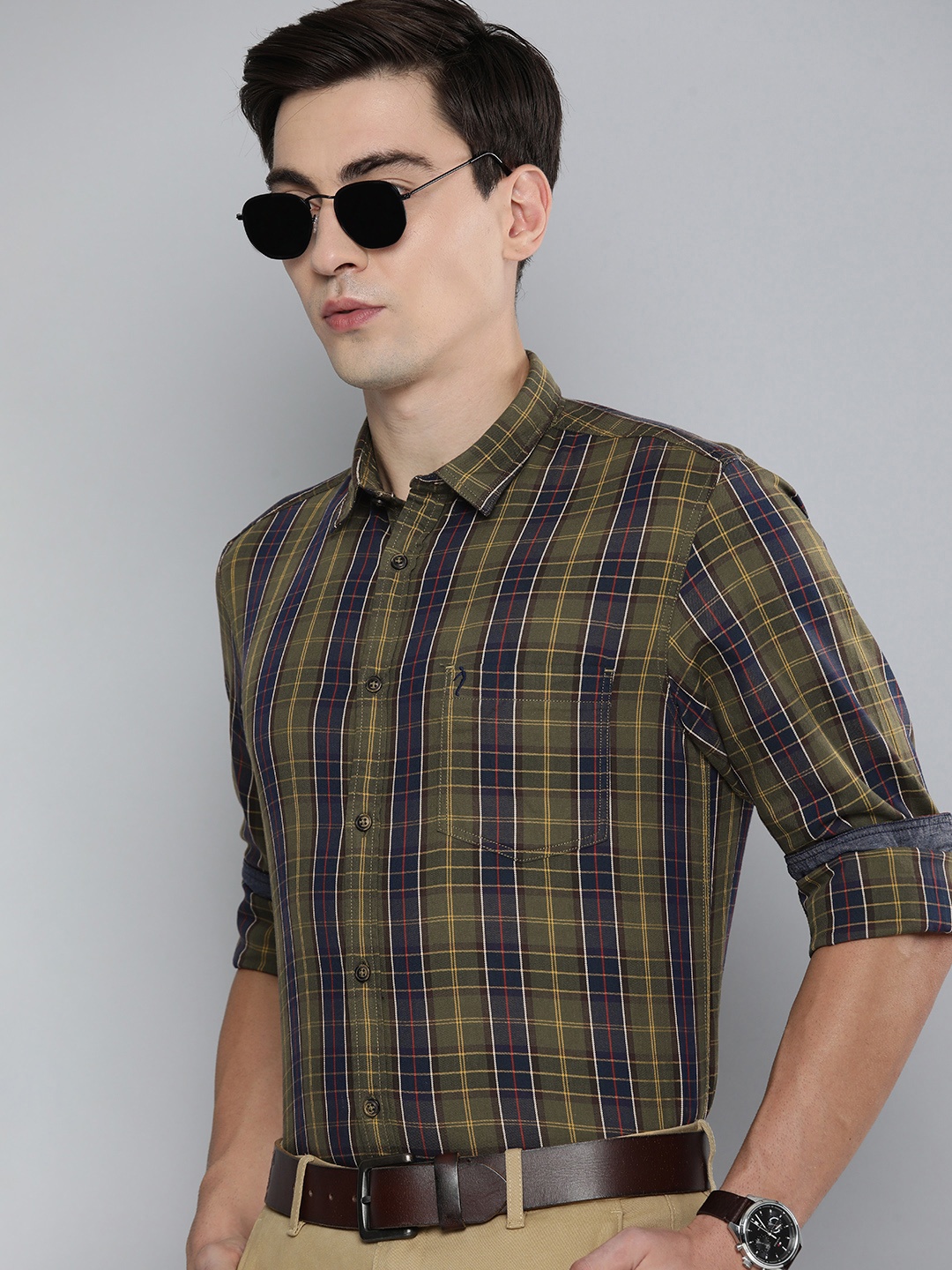 

Indian Terrain Men Olive Green & Blue Slim Fit Checked Pure Cotton Semiformal Shirt