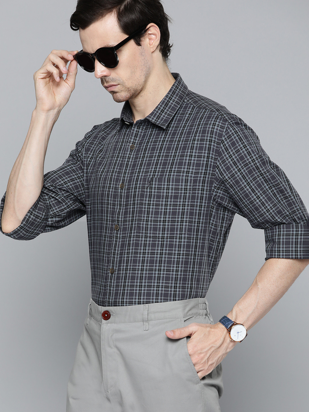 

Indian Terrain Men Grey with a tinge of Blue Chiseled Slim Fit Tartan Checked Casual Shirt