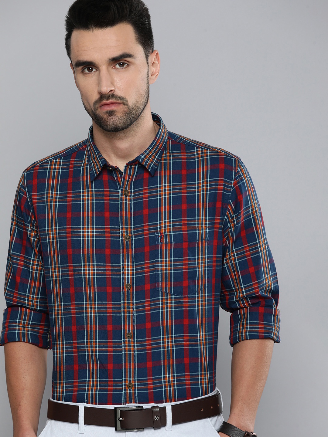 

Indian Terrain Men Blue & Red Slim Fit Checked Pure Cotton Semiformal Shirt