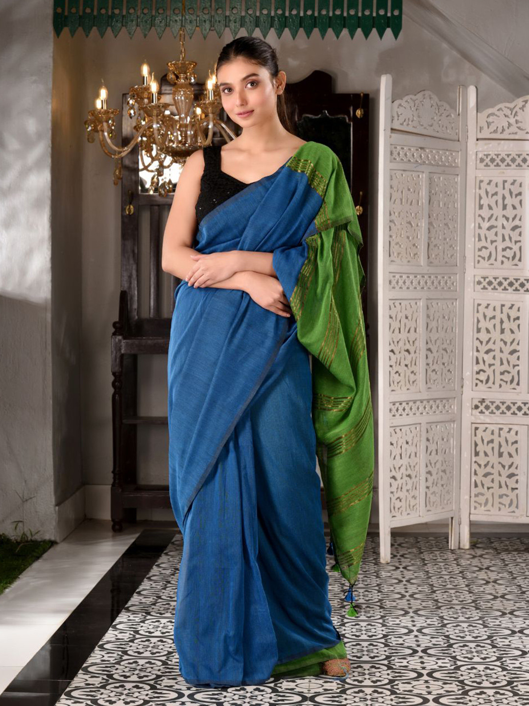

Charukriti Blue & Green Handloom Pure Cotton Saree
