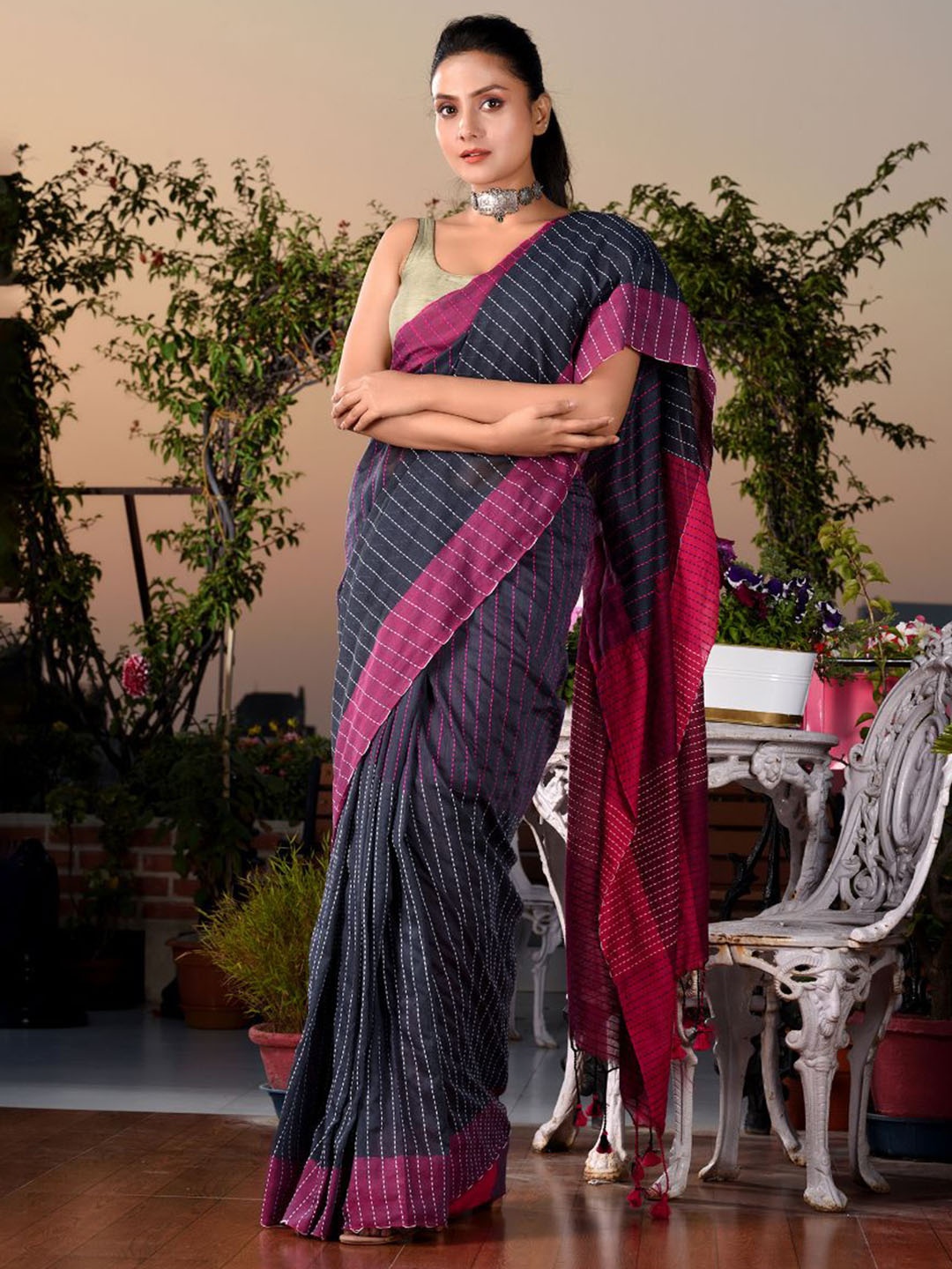 

Charukriti Grey & Purple Striped Pure Cotton Saree