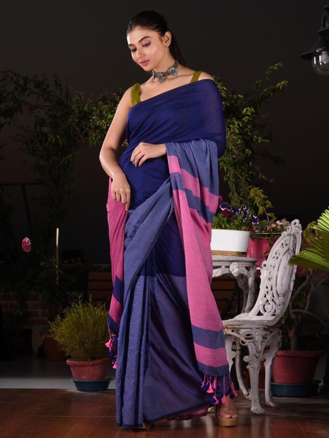 

Charukriti Blue & Pink Colourblocked Pure CottonHandloom Saree