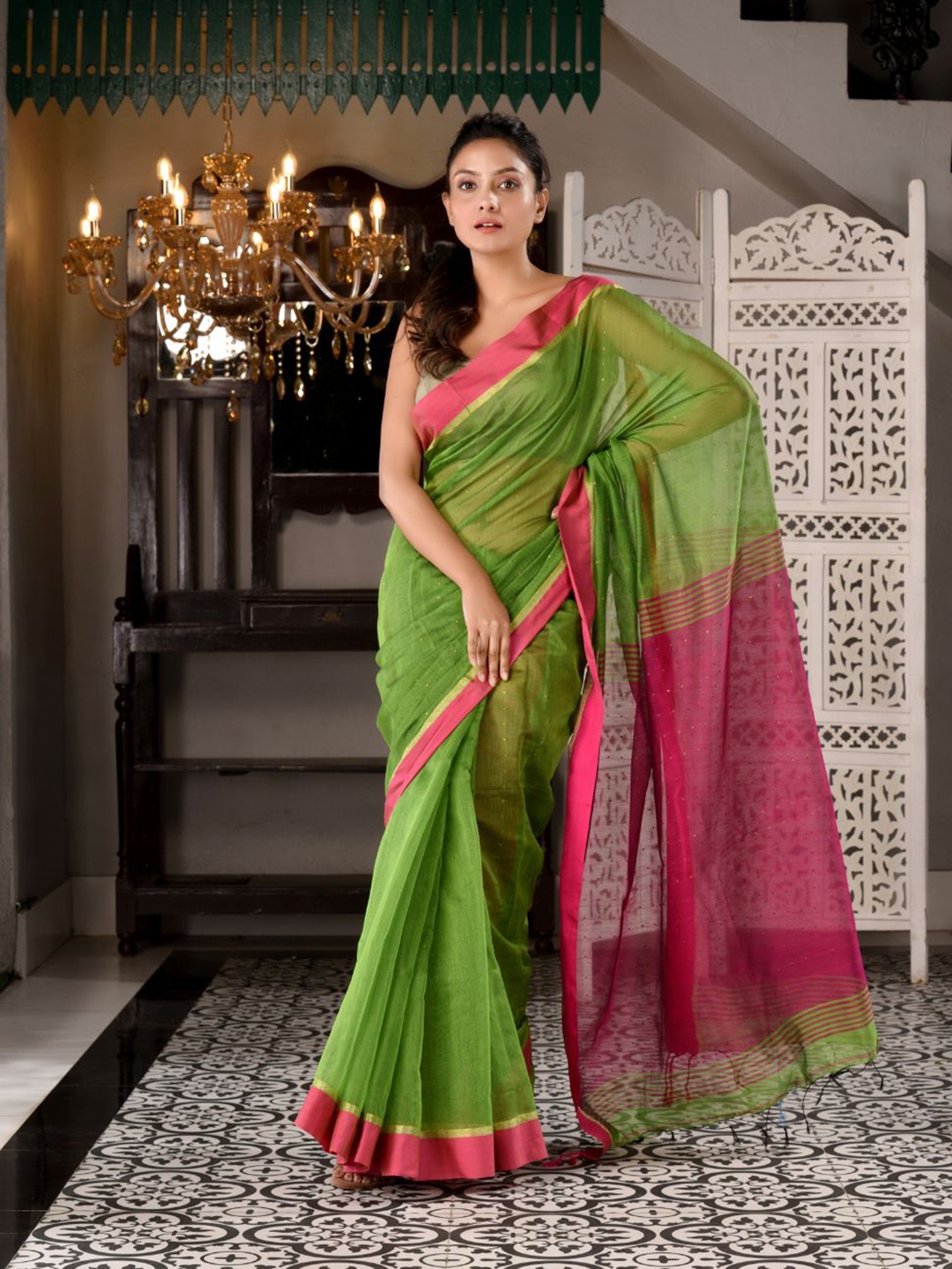 

Charukriti Green & Pink Embellished Sequinned Handloom Cotton Blend Saree