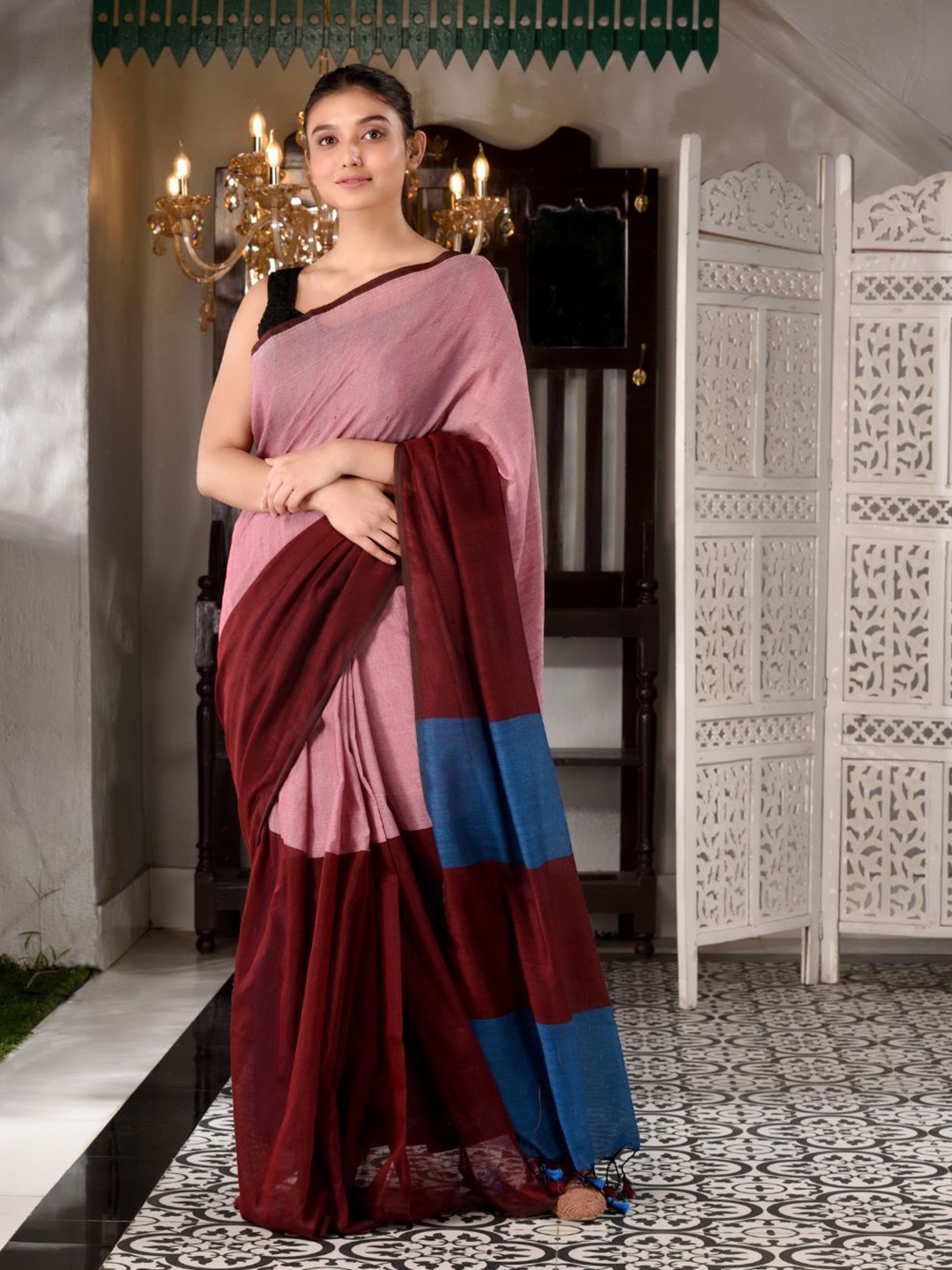 

Charukriti Burgundy & Pink Colourblocked Striped Pure Cotton Saree
