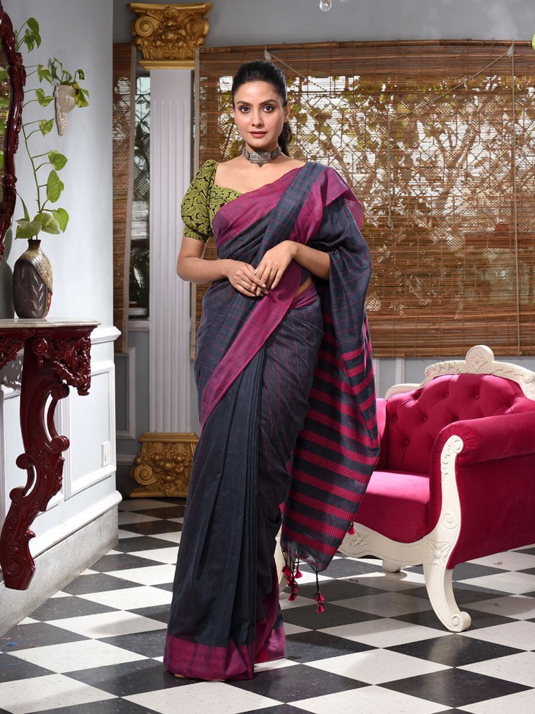 

Charukriti Grey & Pink Striped Pure Cotton Saree