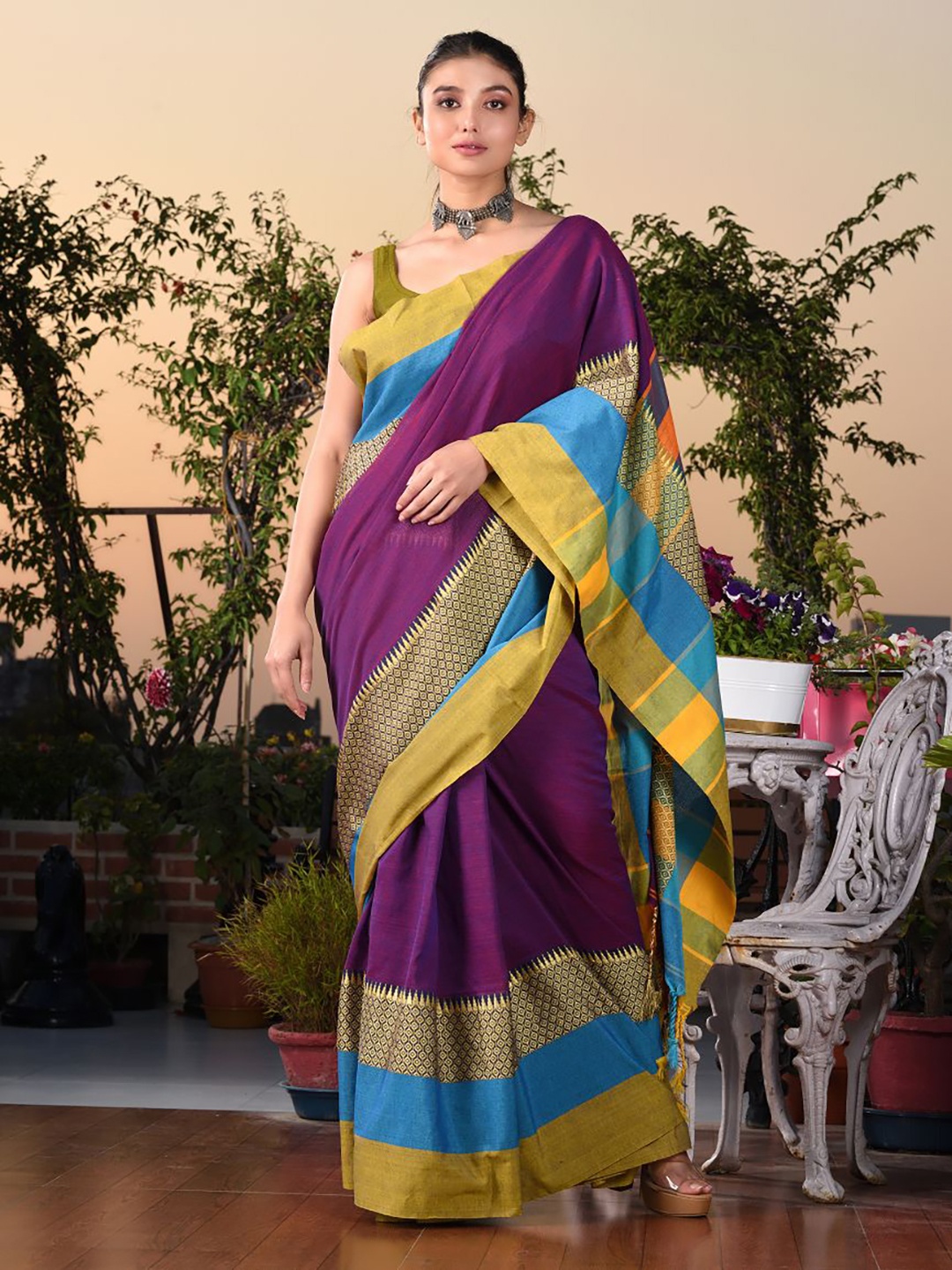 

Charukriti Purple & Blue Abstract Woven Design Handwoven Saree