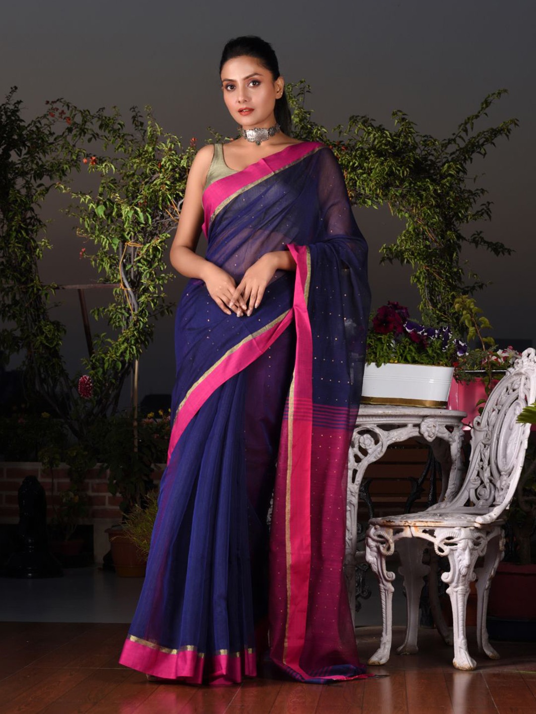 

Charukriti Blue & Pink Woven Design Sequinned Handloom Cotton Saree