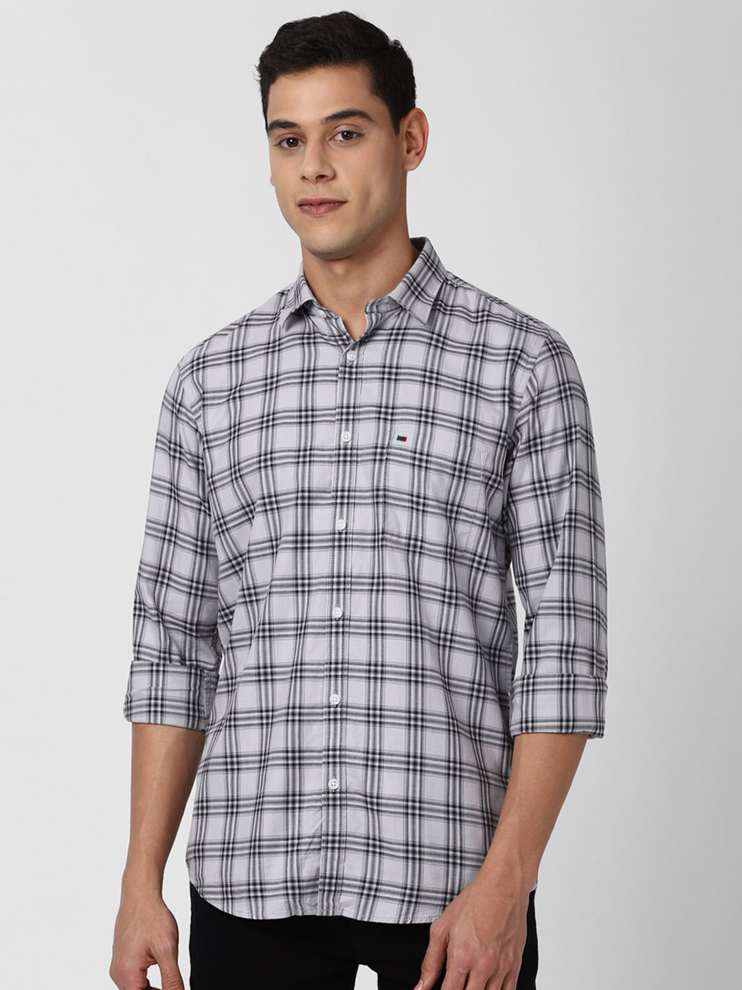 

Peter England Casuals Men Grey Slim Fit Tartan Checked Casual Cotton Shirt