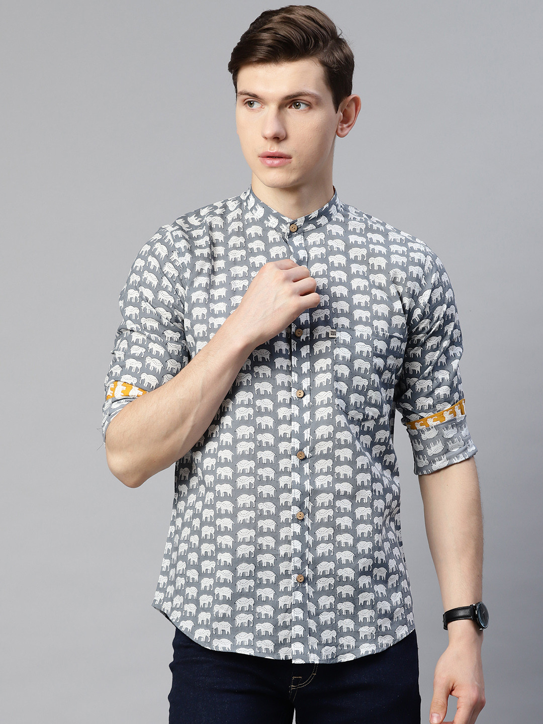 

Readiprint Fashions Men Grey & White Comfort Animal Printed Cotton Casual Shirt