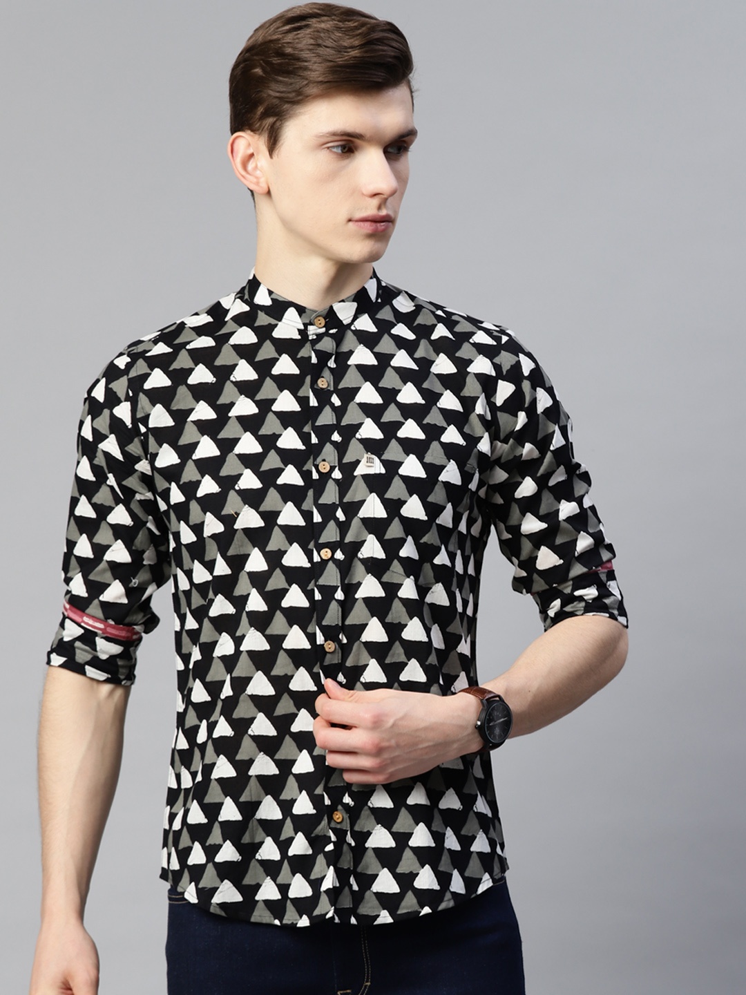 

Readiprint Fashions Men Black & White Comfort Printed Cotton Casual Shirt