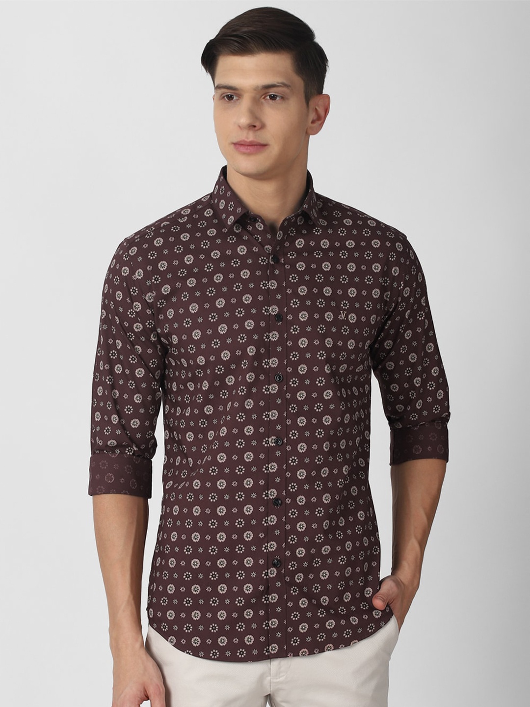

V Dot Men Brown & Beige Slim Fit Printed Pure Cotton Casual Shirt