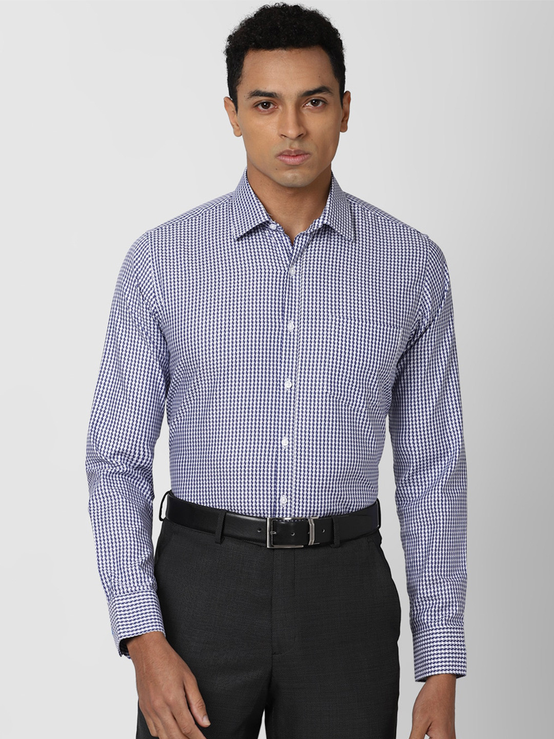 

Van Heusen Men Navy Blue & White Slim Fit Micro Checks Checked Formal Shirt