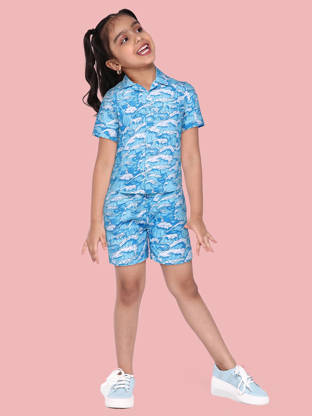 

URBAN HUG Kids Blue Printed Pure Cotton Shirt with Shorts