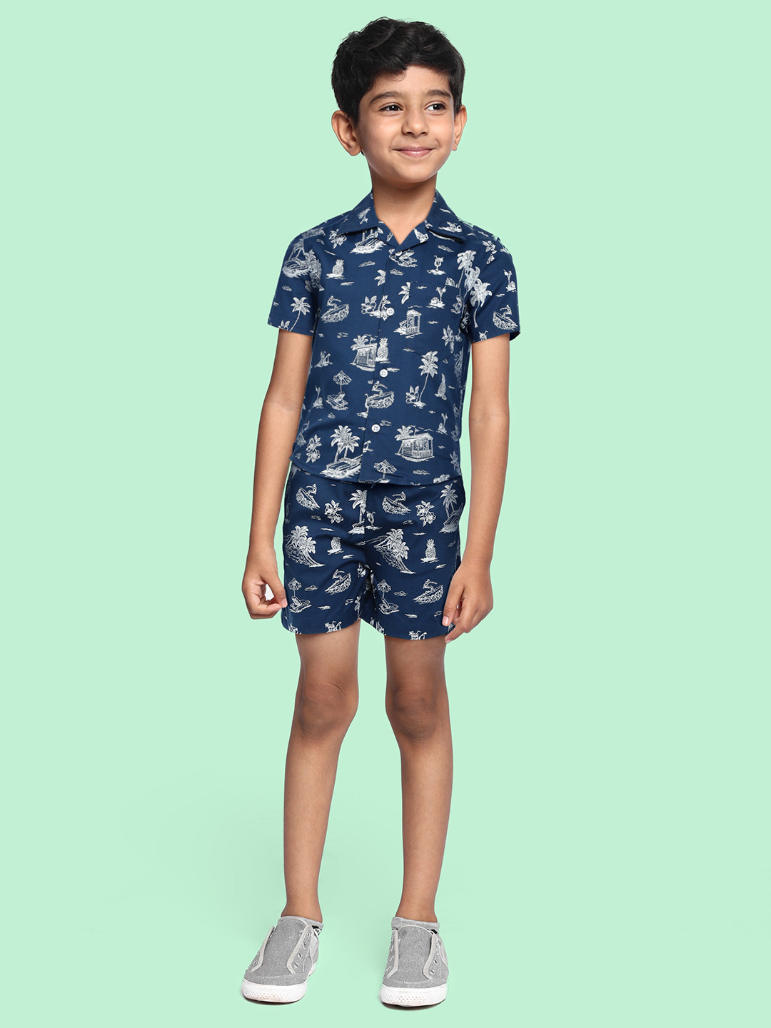 

URBAN HUG Kids Blue Printed Pure Cotton Shirt with Shorts
