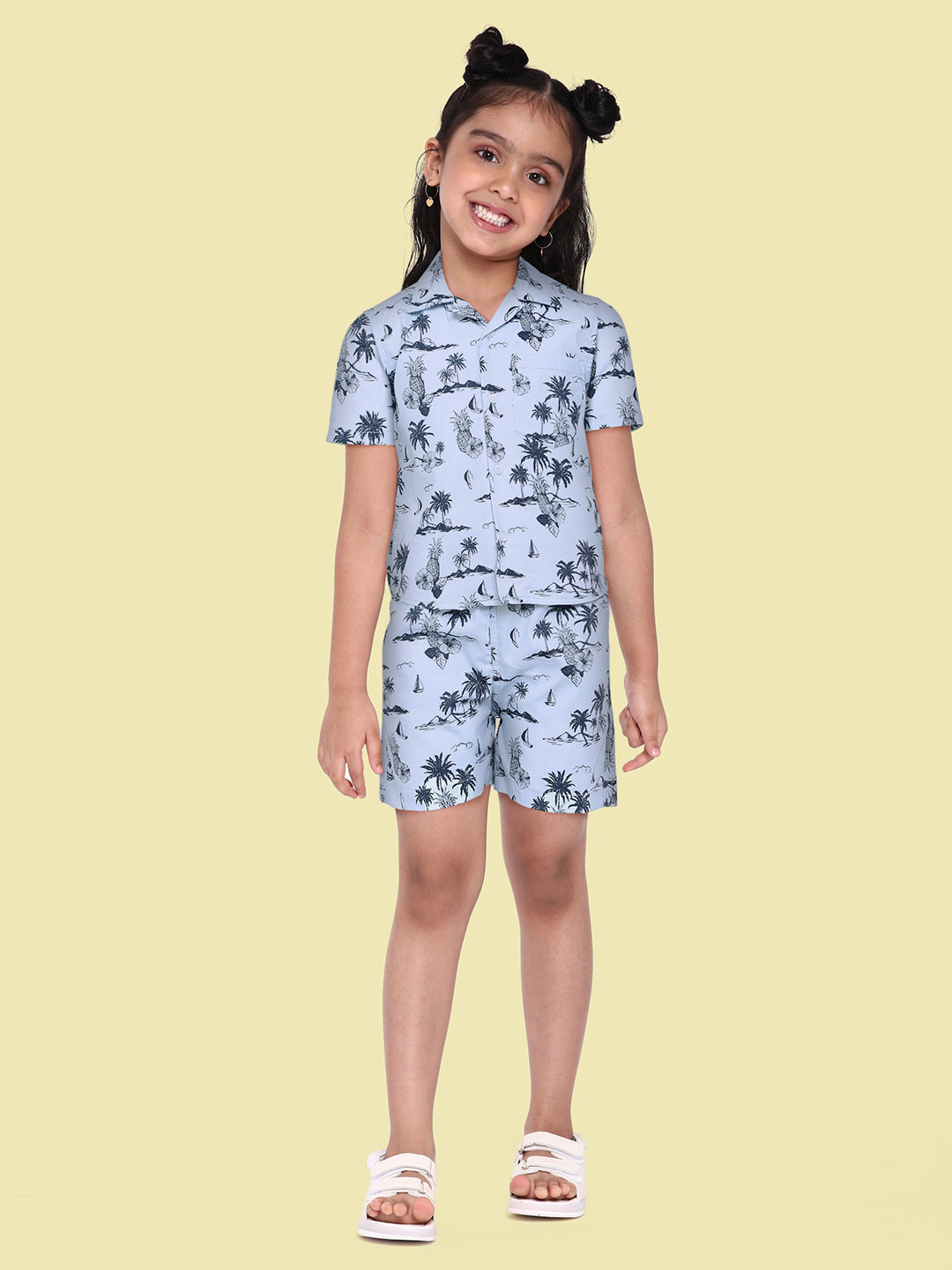 

URBAN HUG Kids Blue Printed Pure Cotton Shirt with Shorts