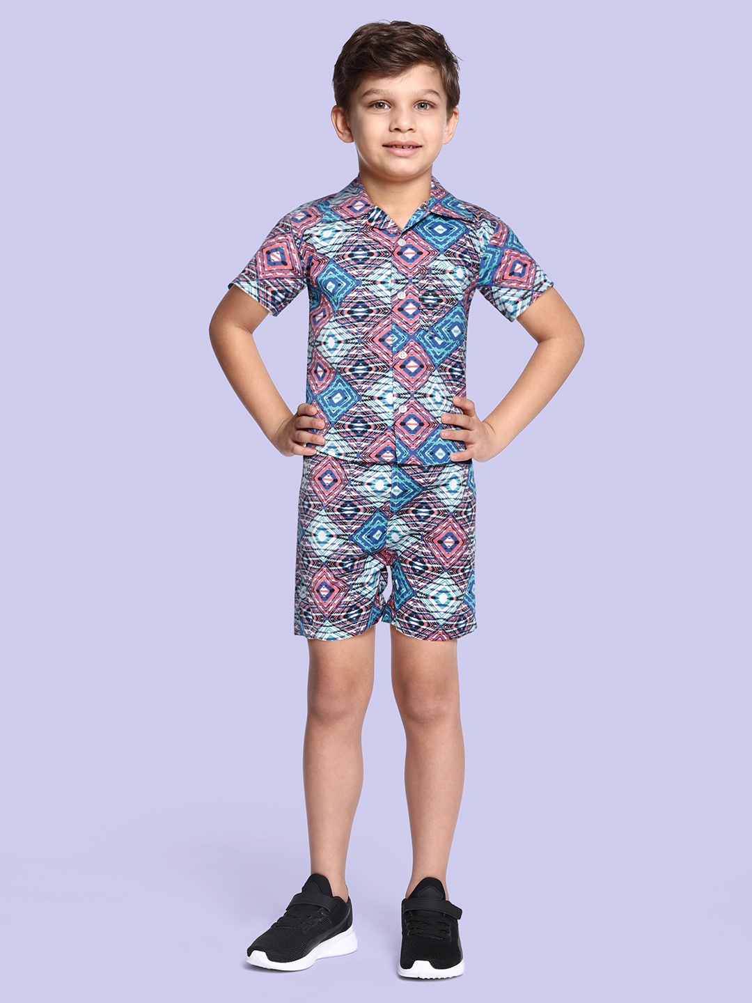 

URBAN HUG Kids Multicoloured Printed T-shirt with Shorts, Multi