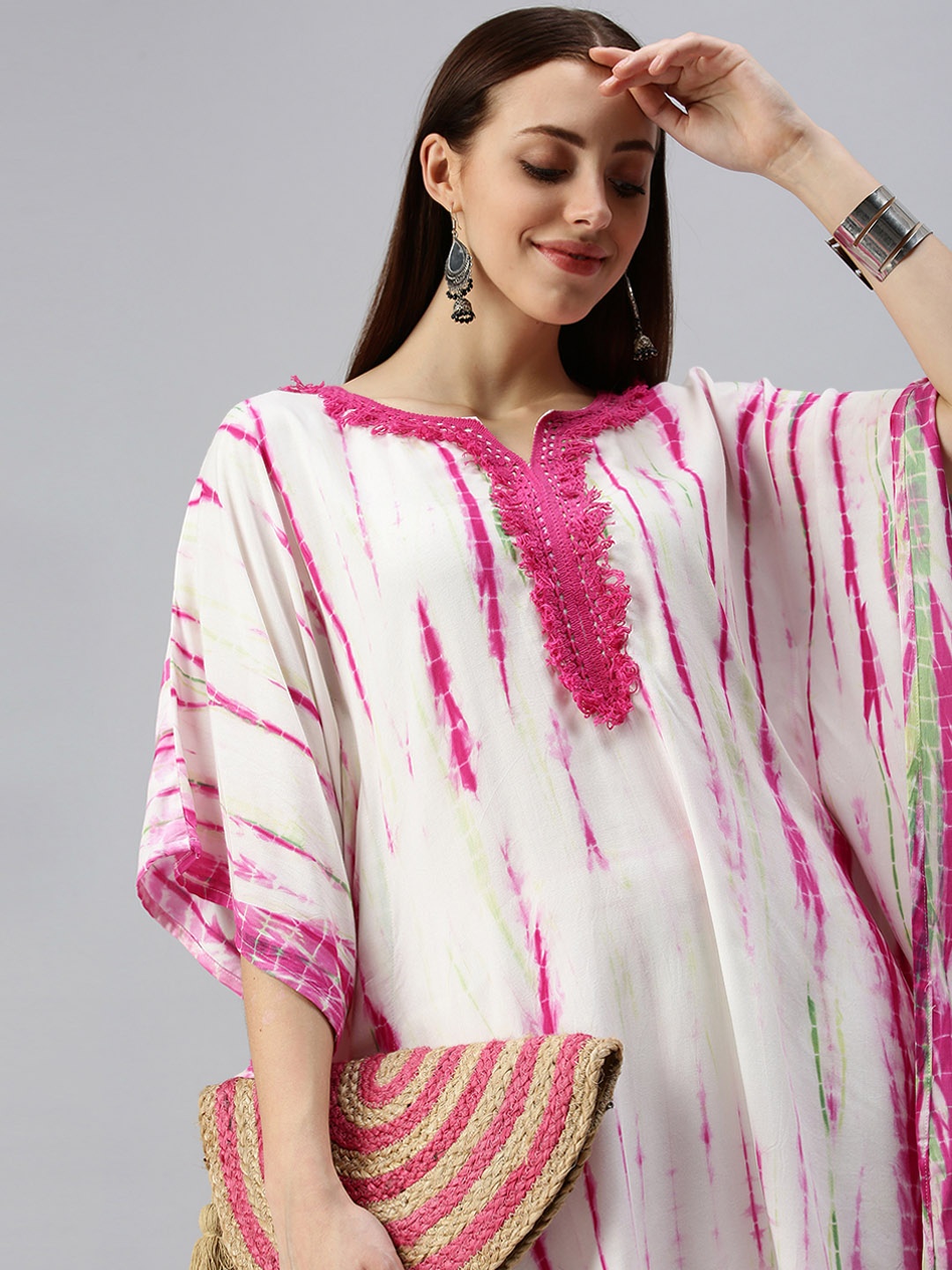 

SHOWOFF Women White & Pink Dyed Kurti with Trousers