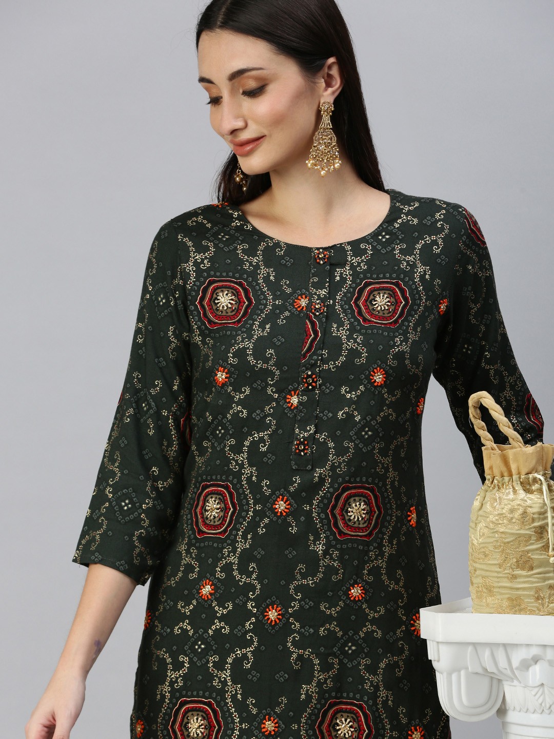 

SHOWOFF Women Olive Green Bandhani Printed Thread Work Straight Kurta with Palazzos