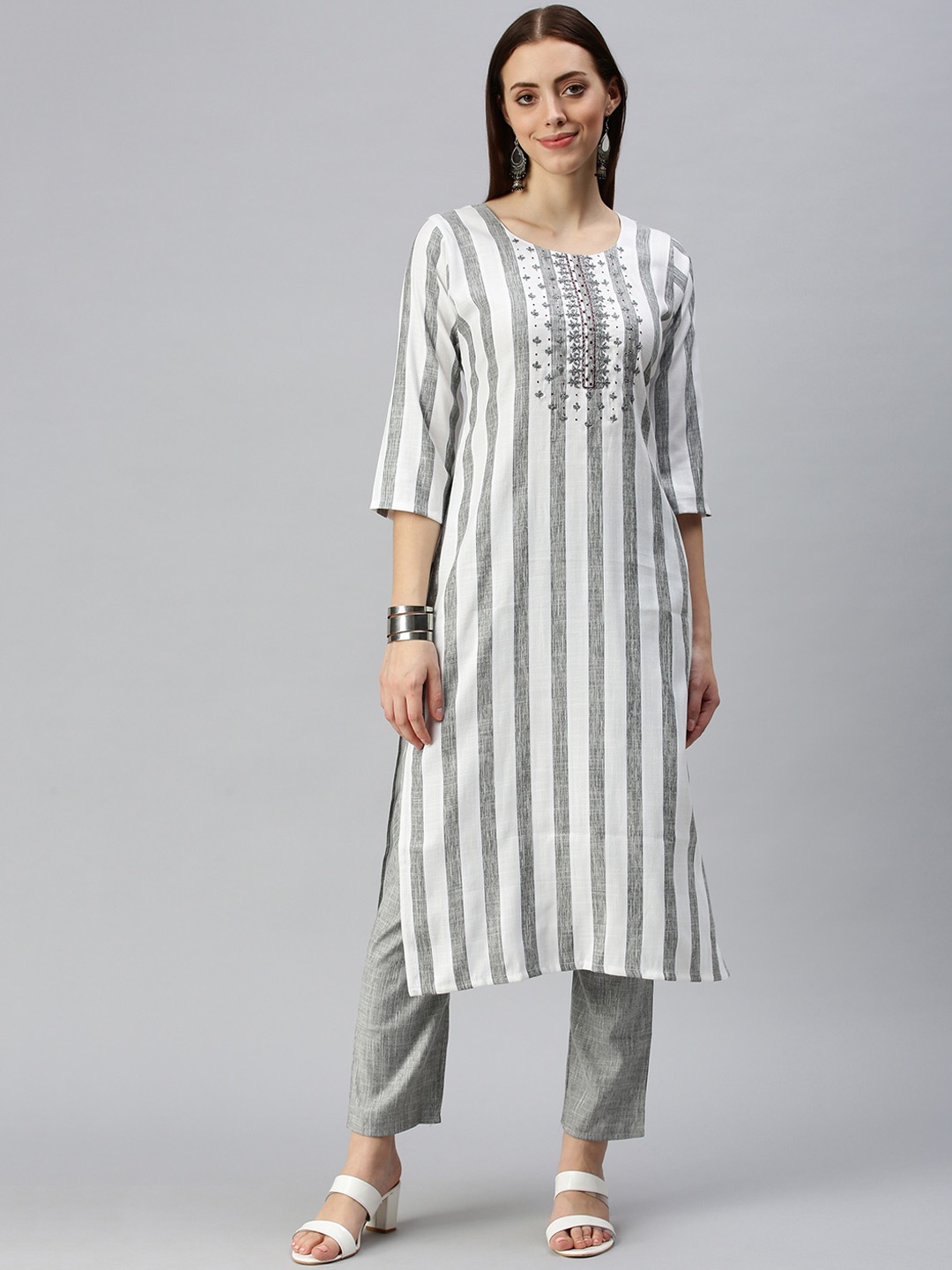 

SHOWOFF Women White Striped Straight Kurta Sets