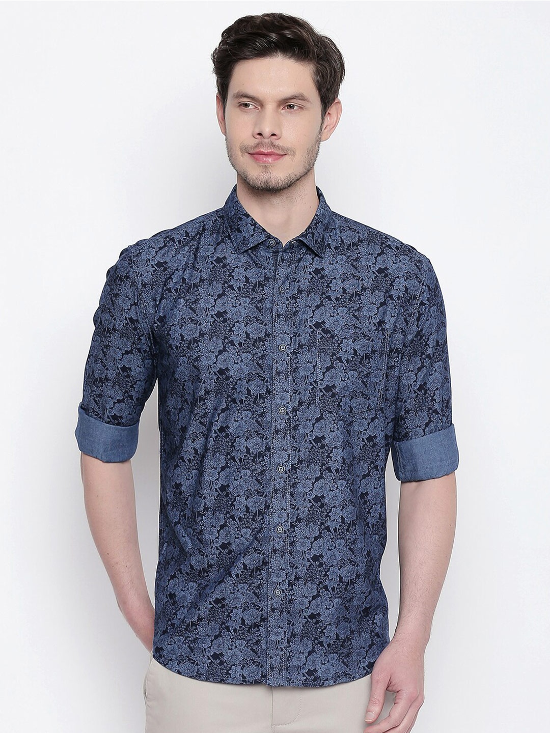 

Basics Men Blue Slim Fit Floral Printed Cotton Casual Shirt