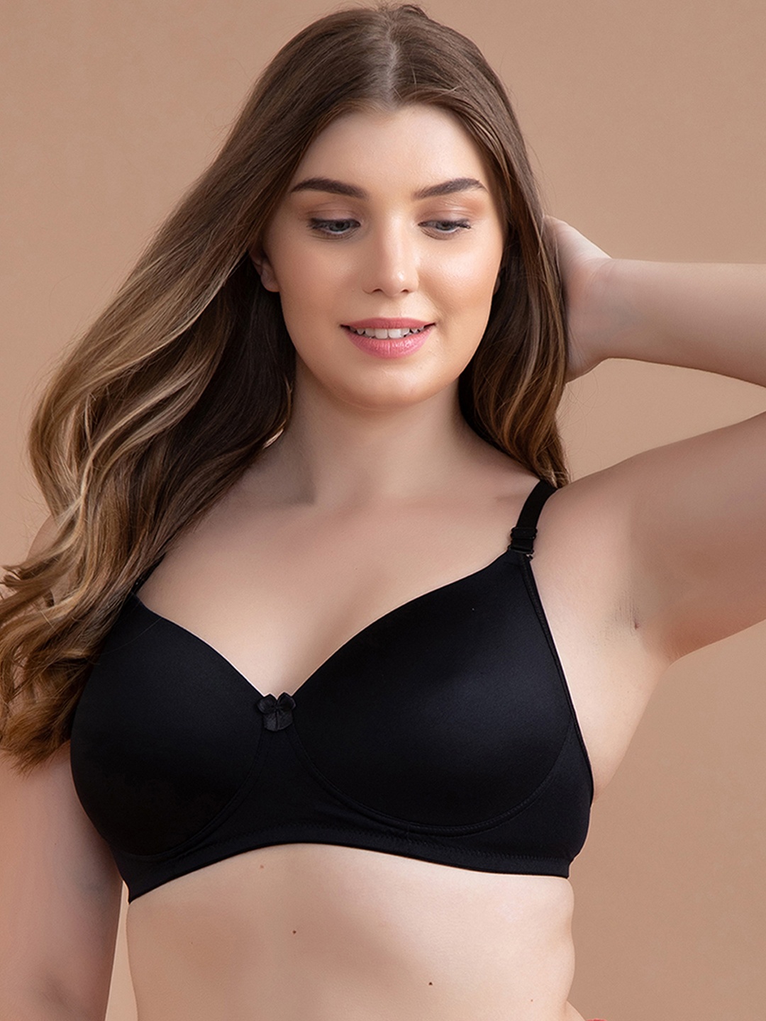 

Clovia Black Solid Lightly Padded Non-Wired All Day Comfort T-shirt Bra