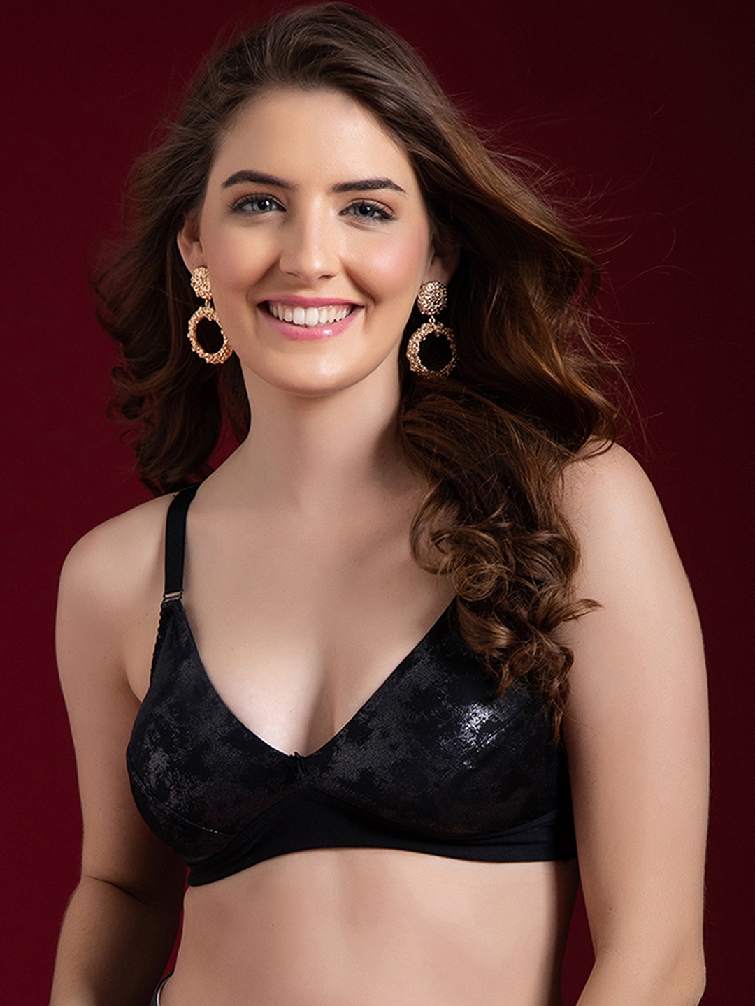 

Clovia Black Foil Printed Non-Padded Non-Wired Demi Cup Multiway Plunge Bra