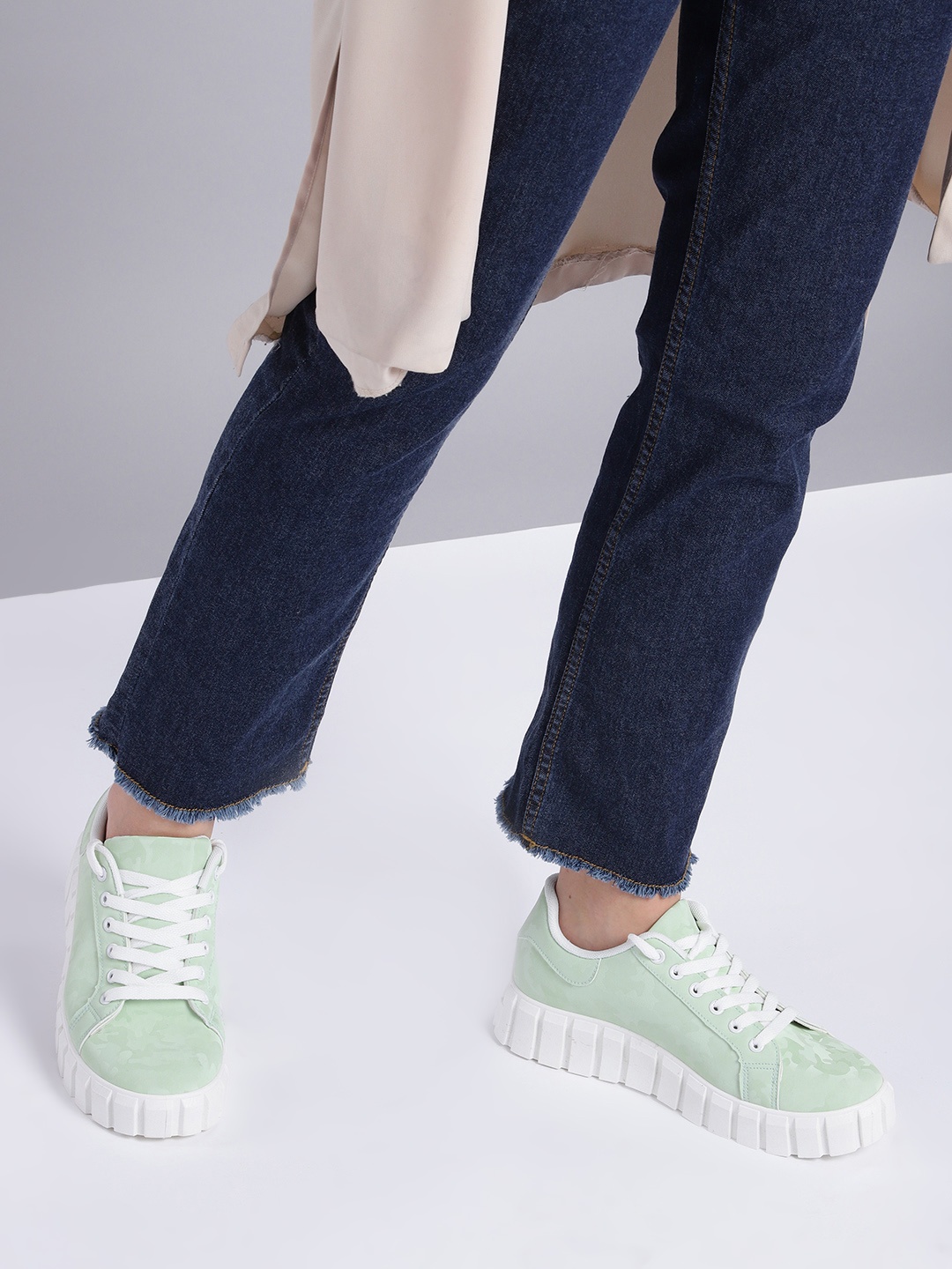 

Roadster Women Mint Green Printed Sneakers